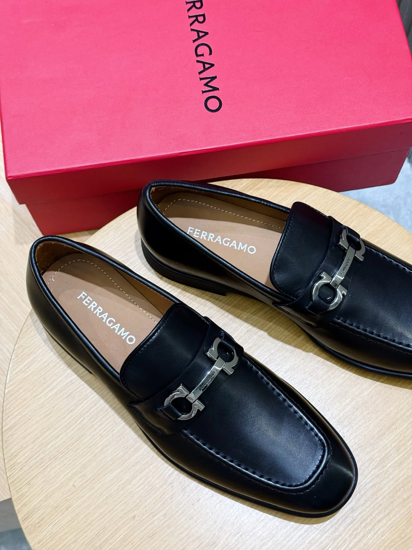 Лоферы И Туфли Мужские Salvatore Ferragamo 18101482