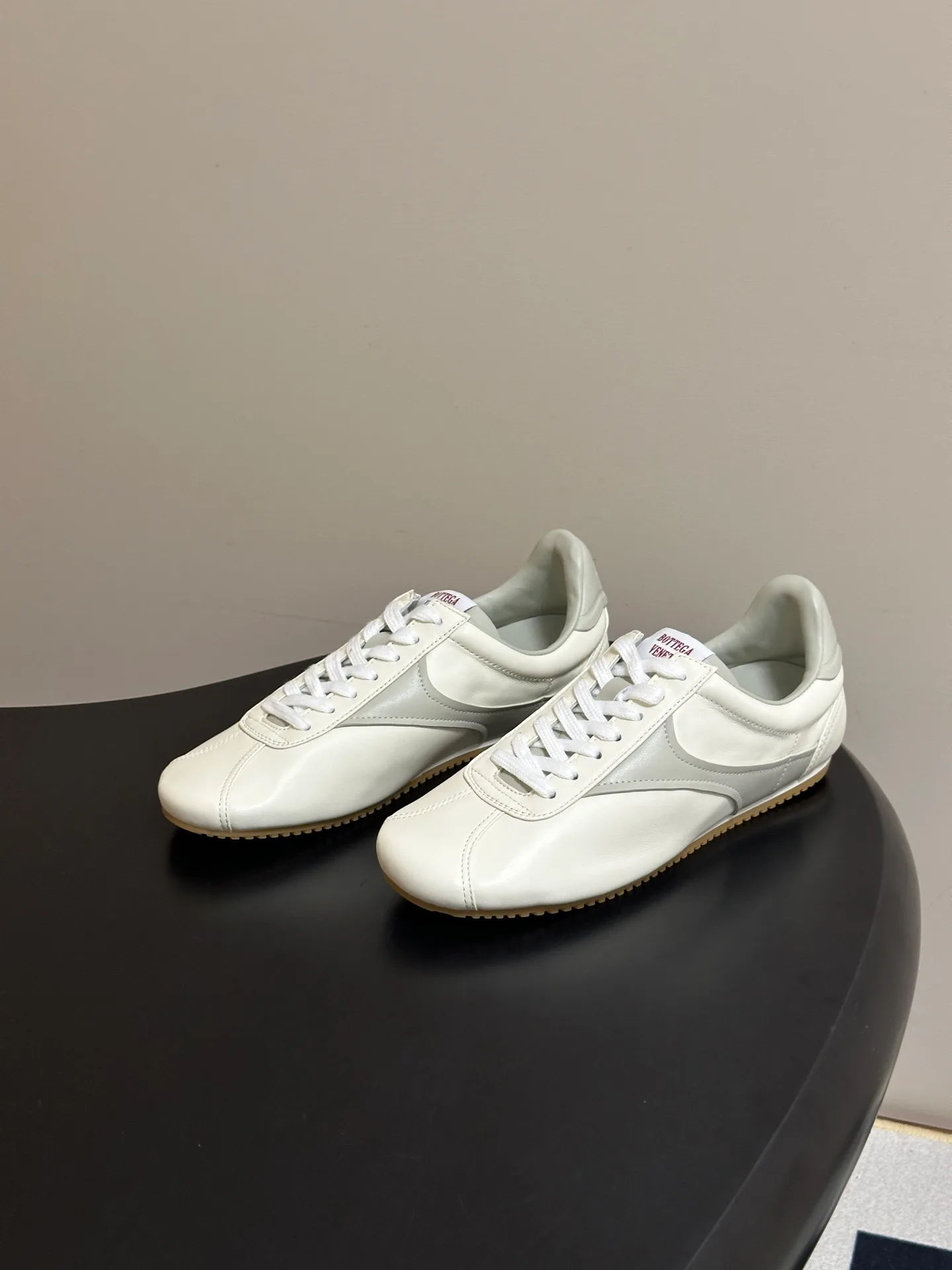 Кроссовки Женские Bottega Veneta 18070055