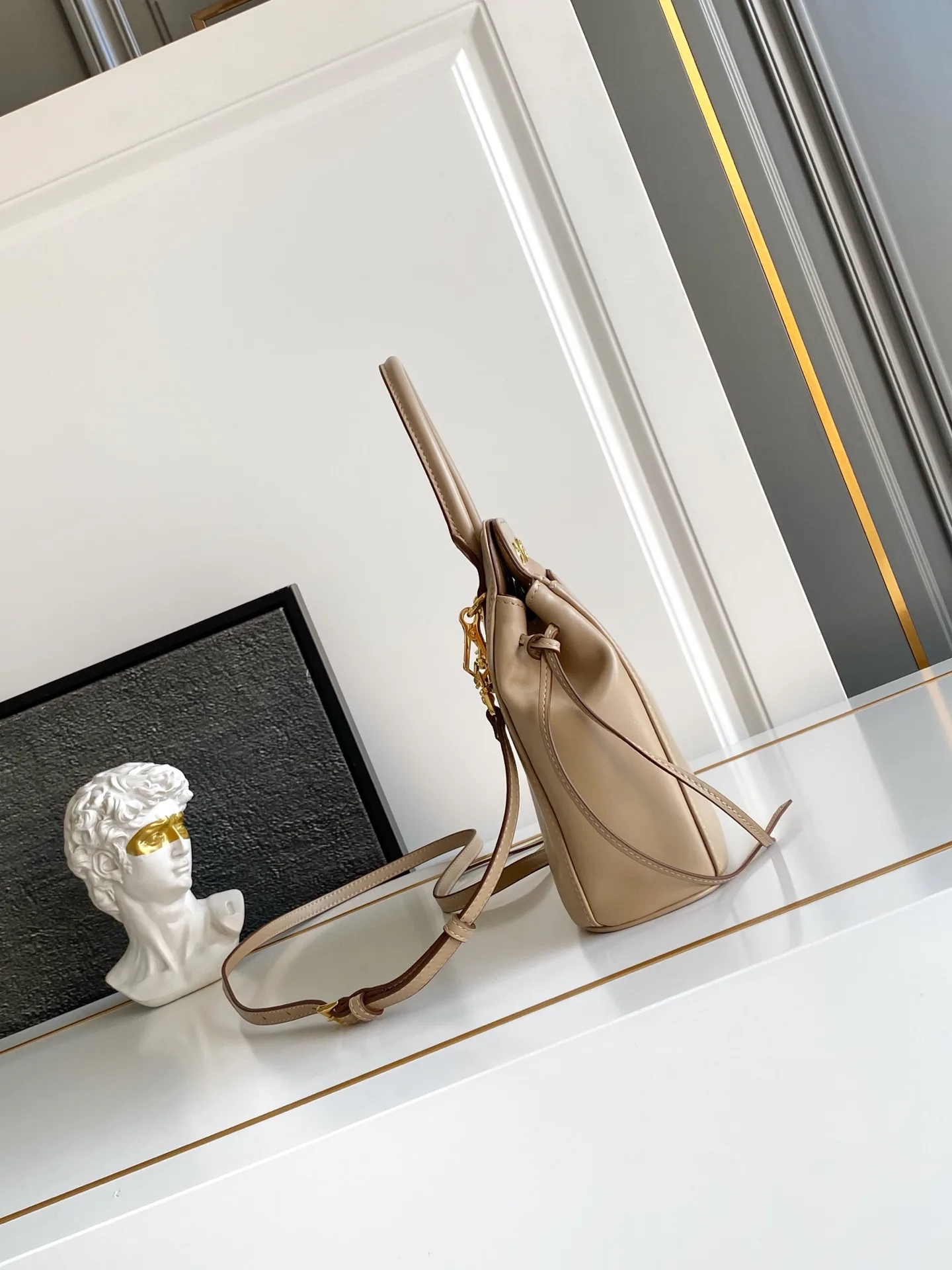 Классические Сумки Женские Prada 13368492