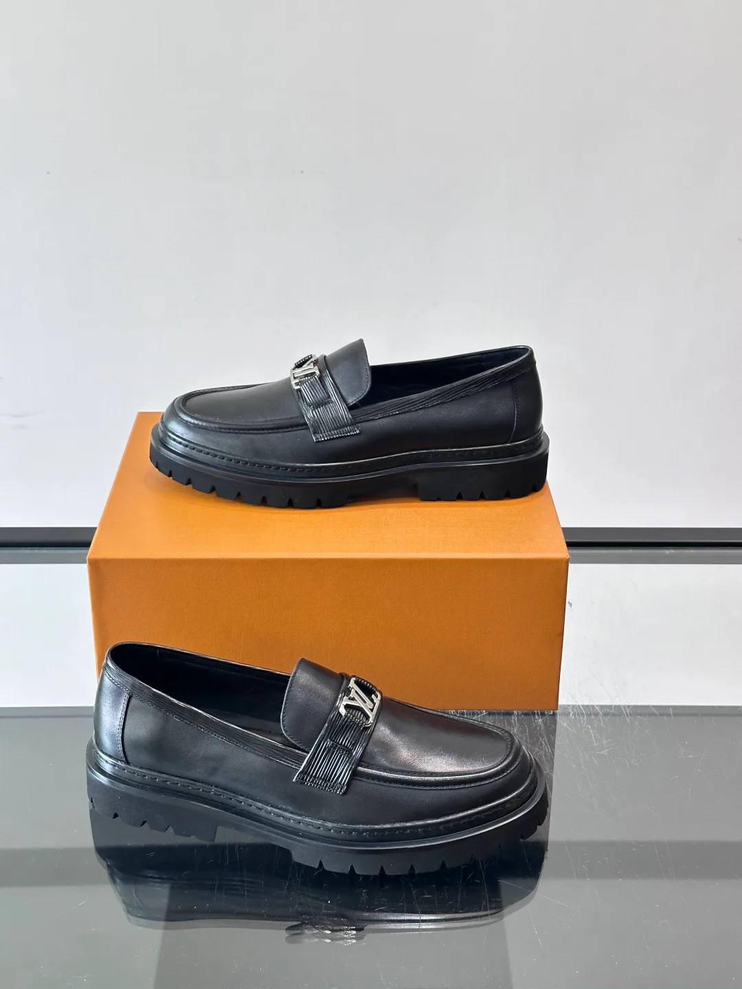 Лоферы И Туфли Мужские Louis Vuitton 17646070