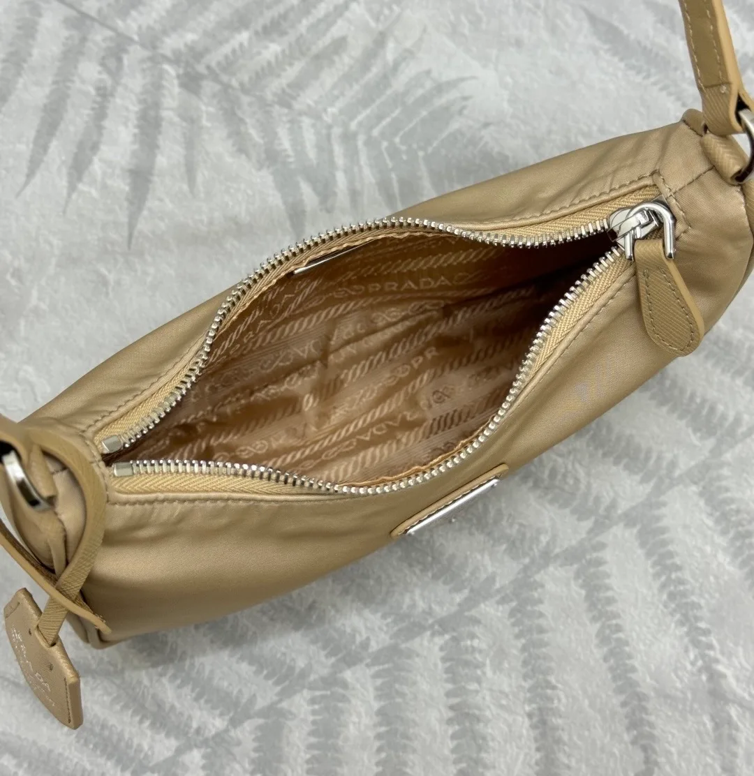Сумки На Ремне Женские Prada 11682044