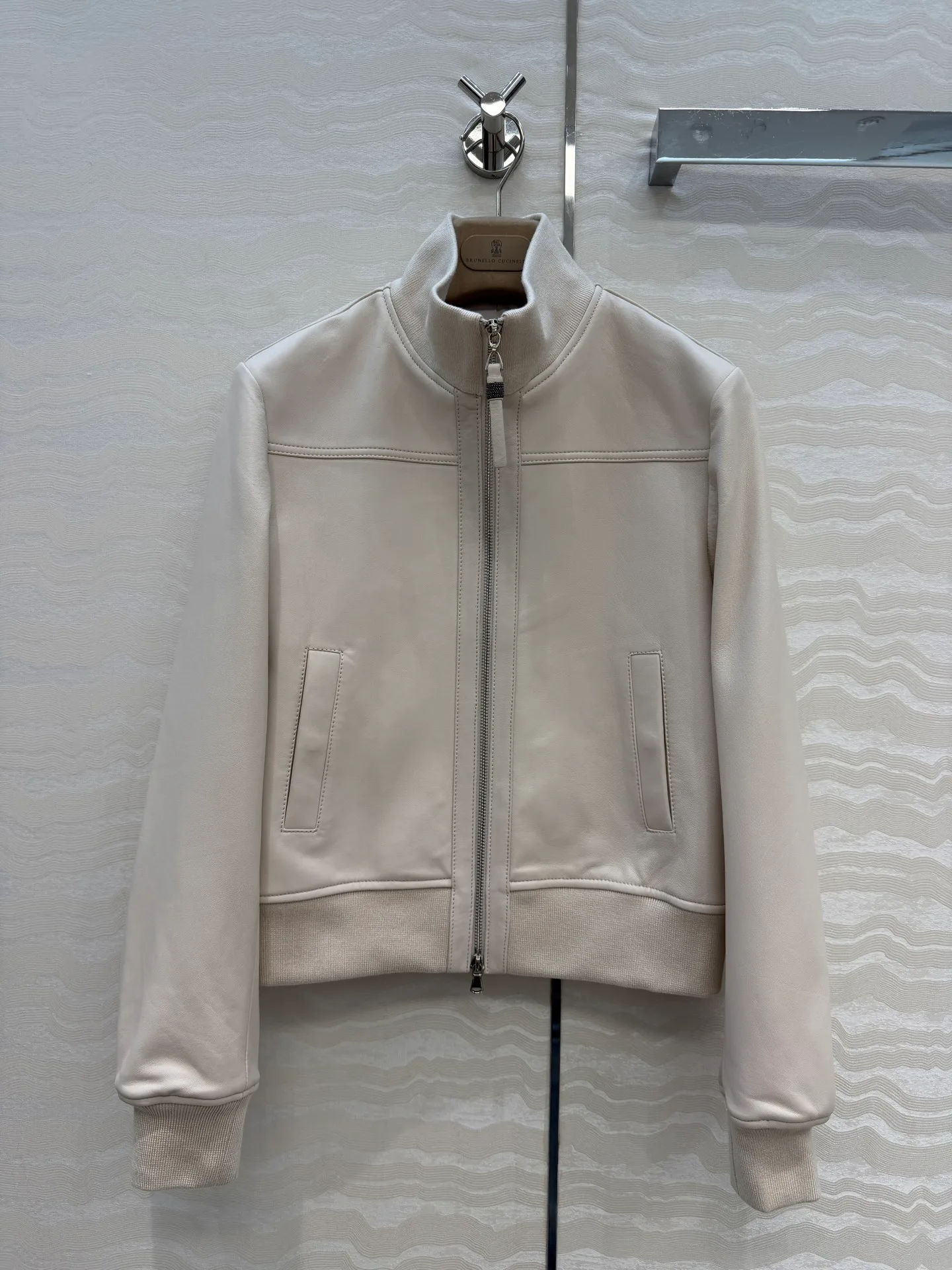 Кожаные Куртки И Дублёнки Женские Brunello Cucinelli 18172962