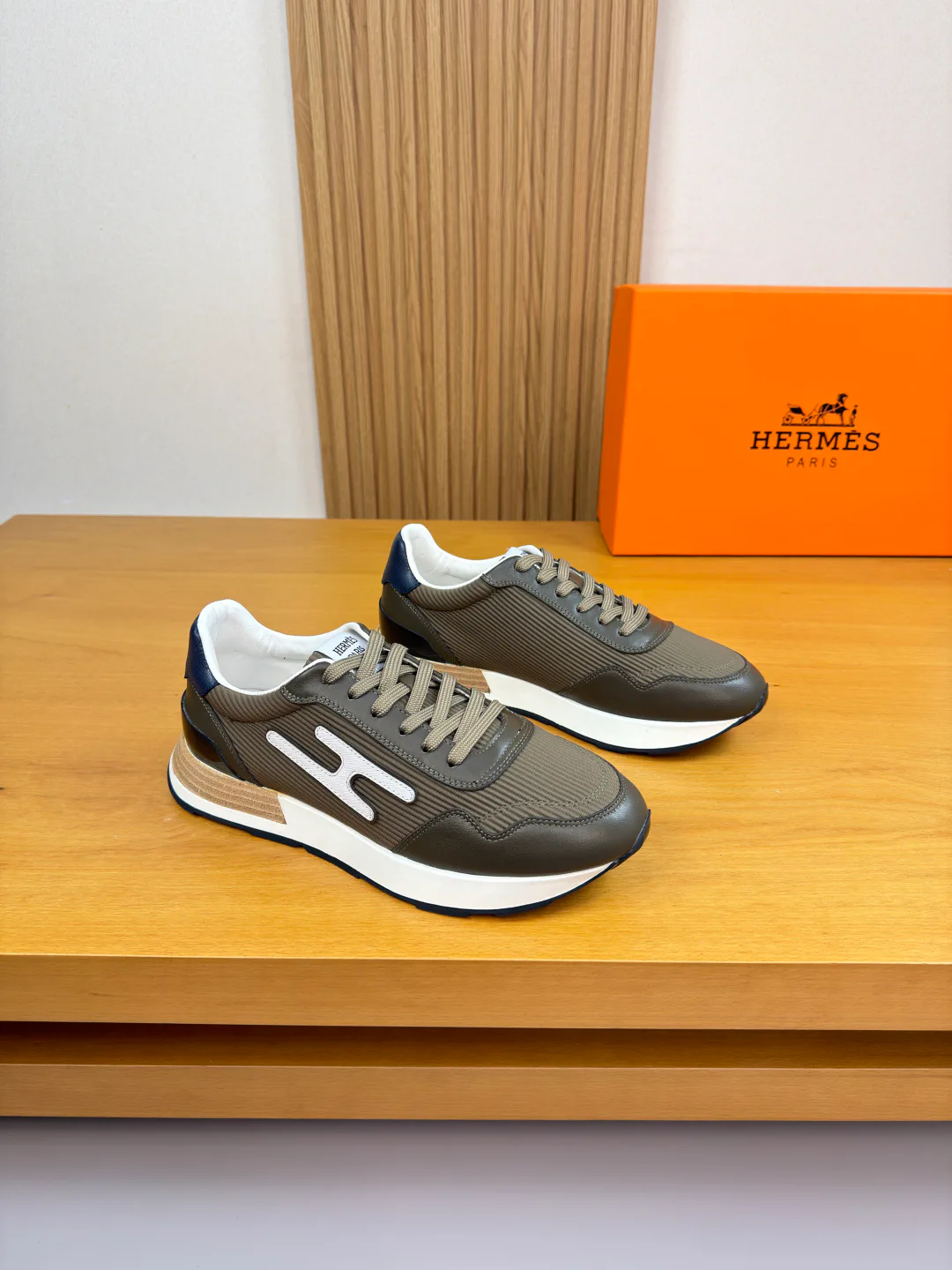 Кроссовки Мужские Hermes 2389653