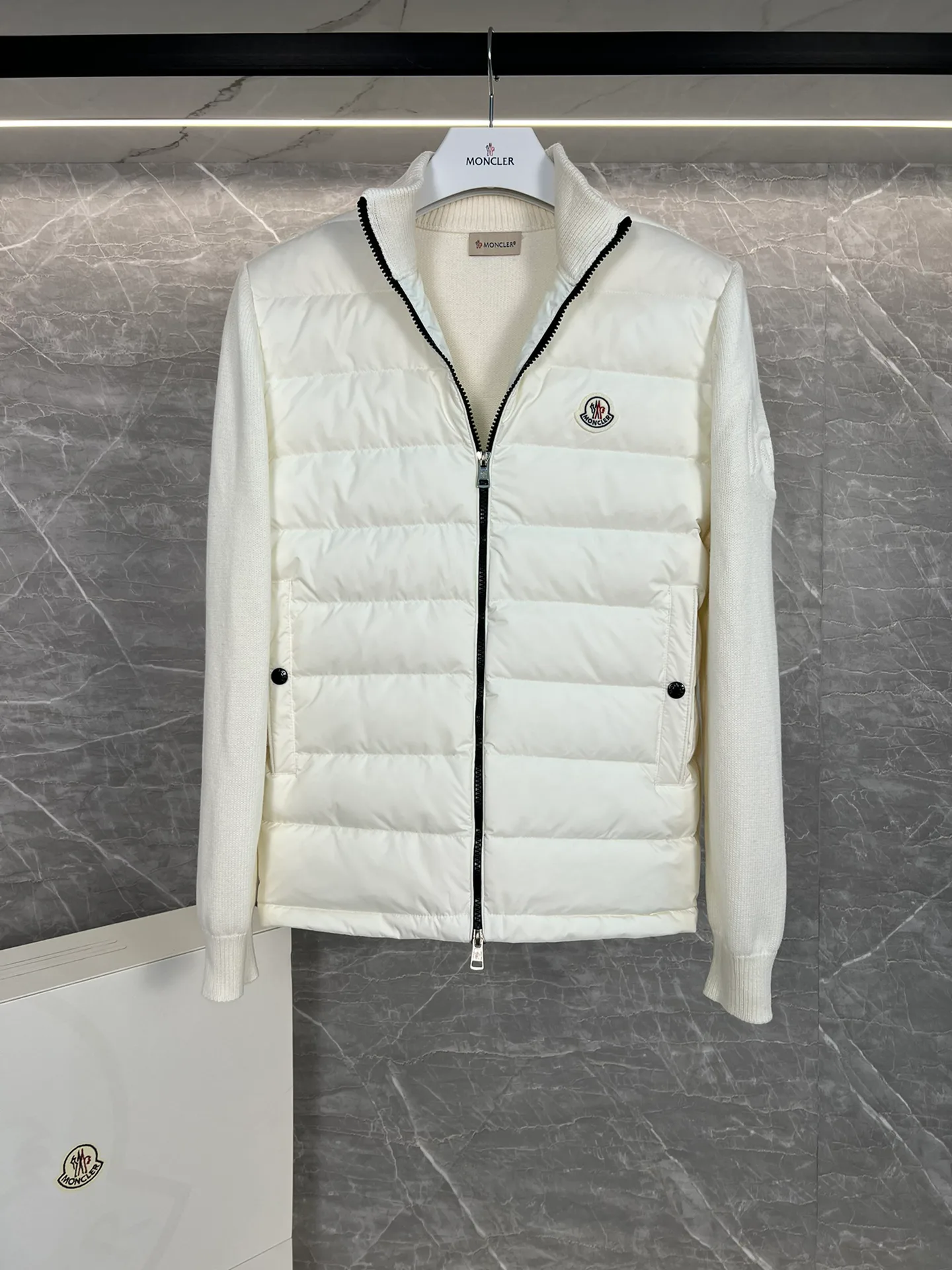 Куртки И Пуховики Женские Moncler 18599790