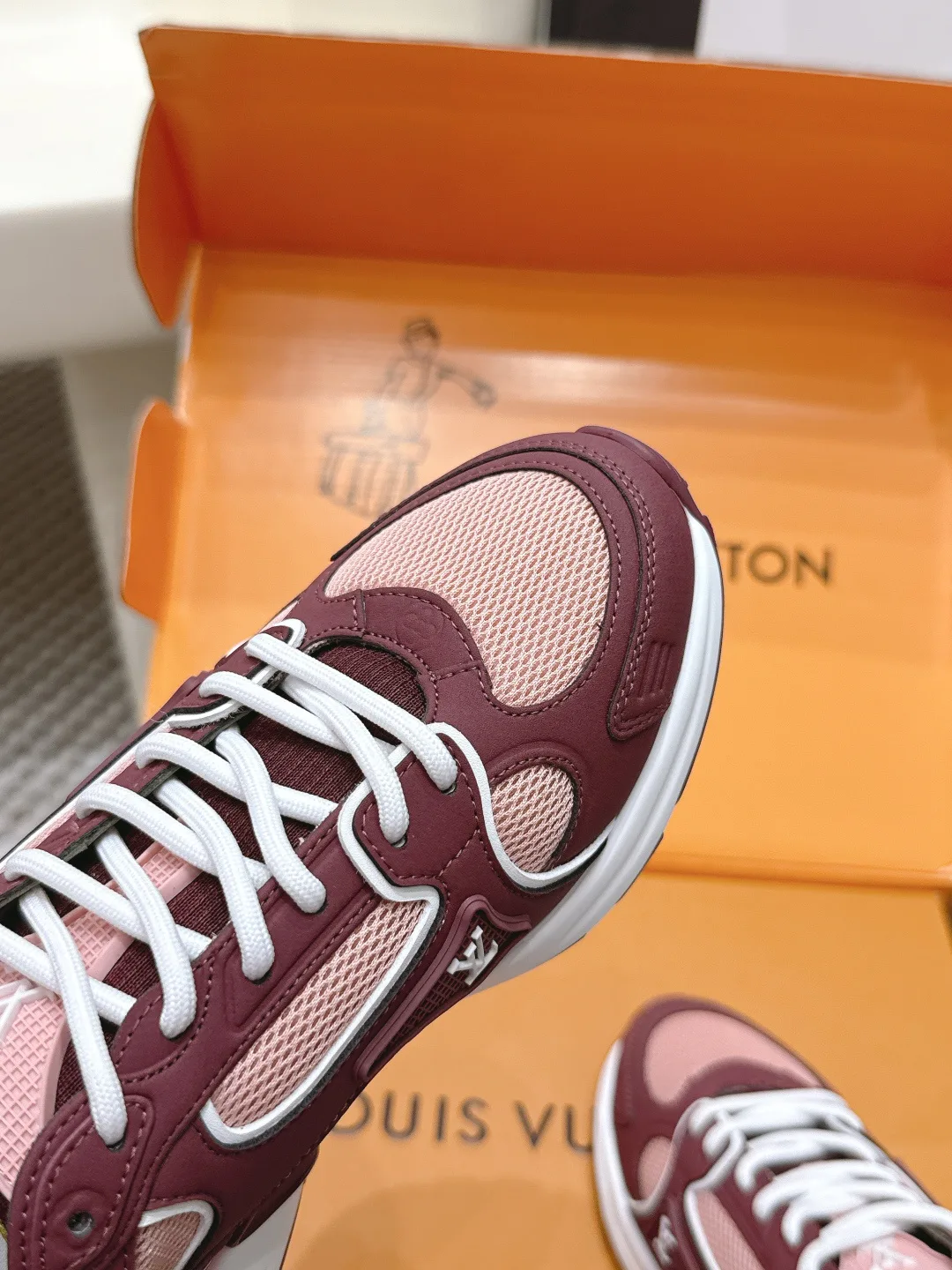 Кроссовки Женские Louis Vuitton 11518608