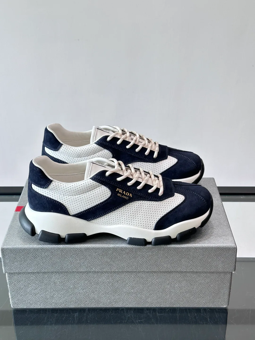 Кроссовки Мужские Prada 17349536