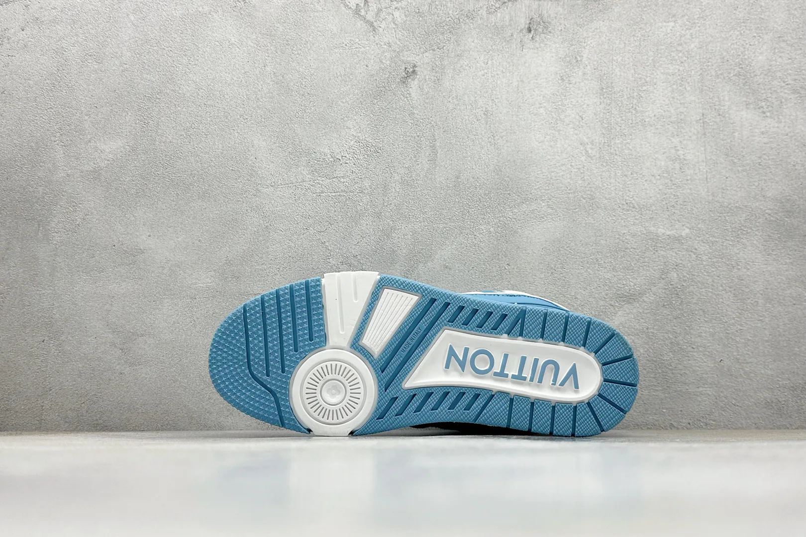 Кроссовки Женские Louis Vuitton 253729