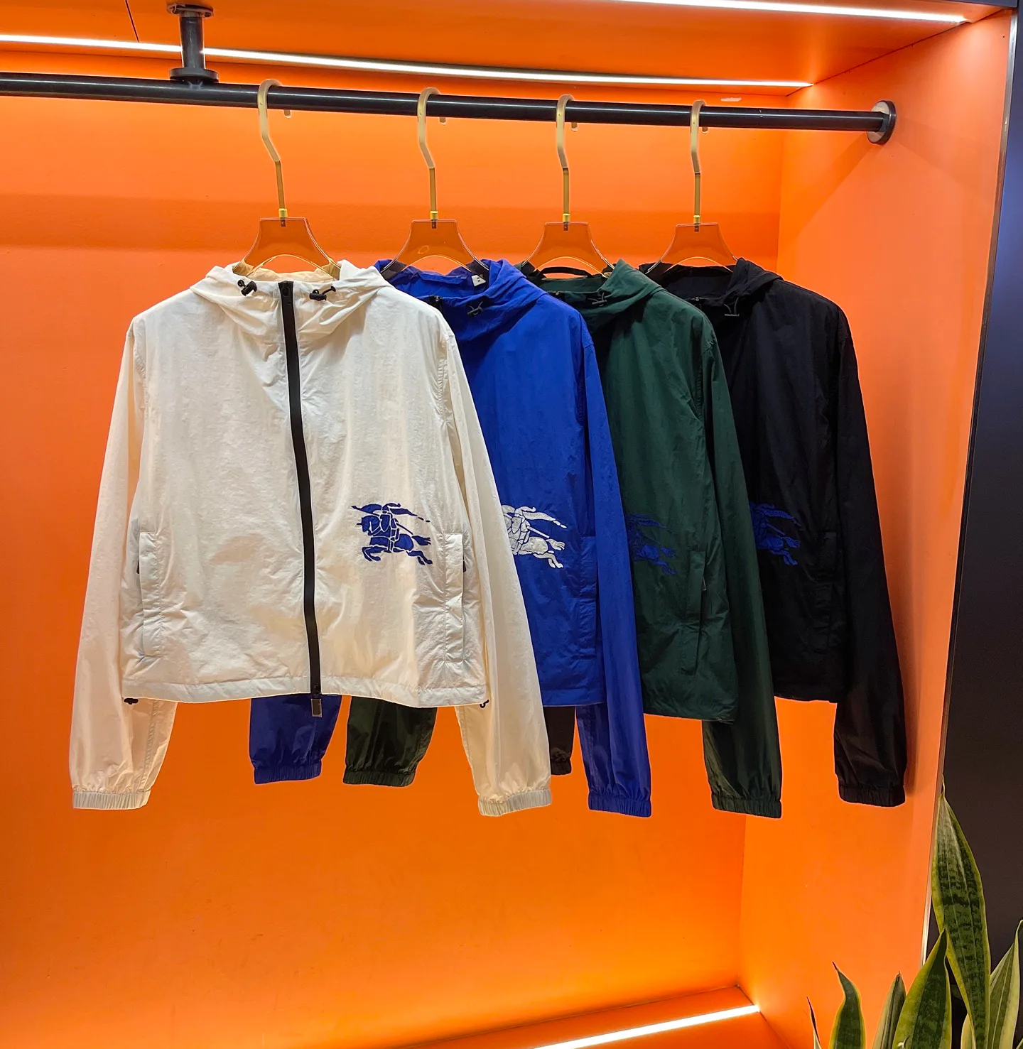 Куртки И Пуховики Женские Burberry 11224926