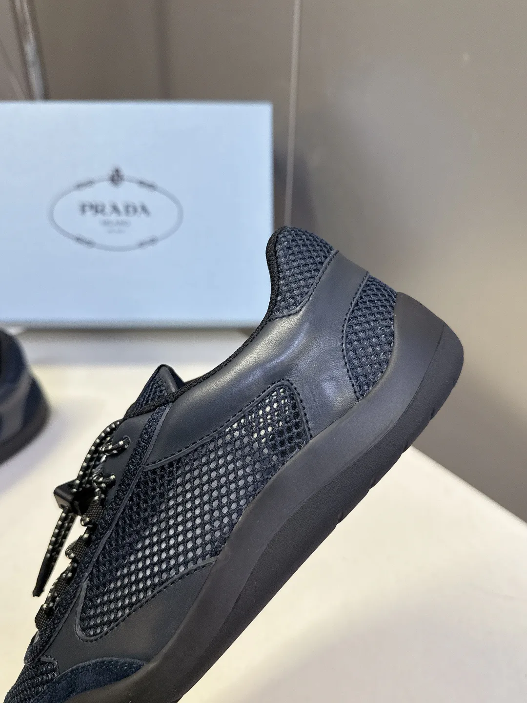 Кроссовки Женские Prada 13478273