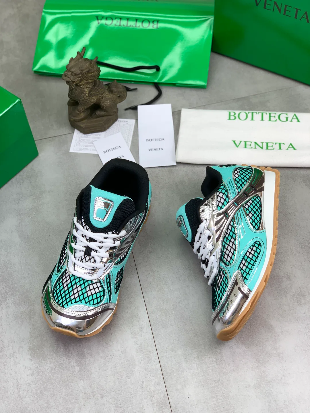 Кроссовки Женские Bottega Veneta 18365171