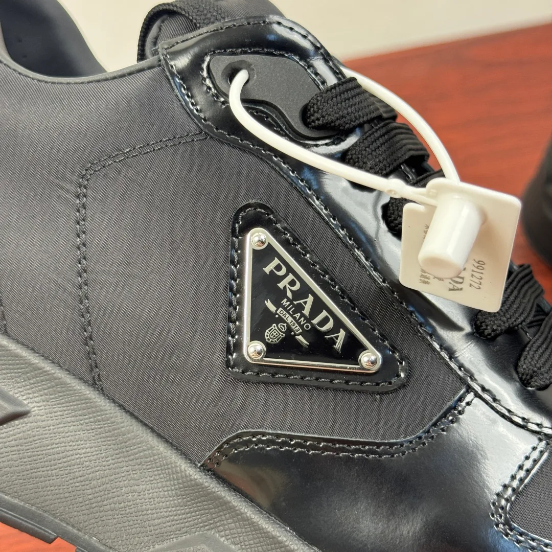 Кроссовки Мужские Prada 11211875