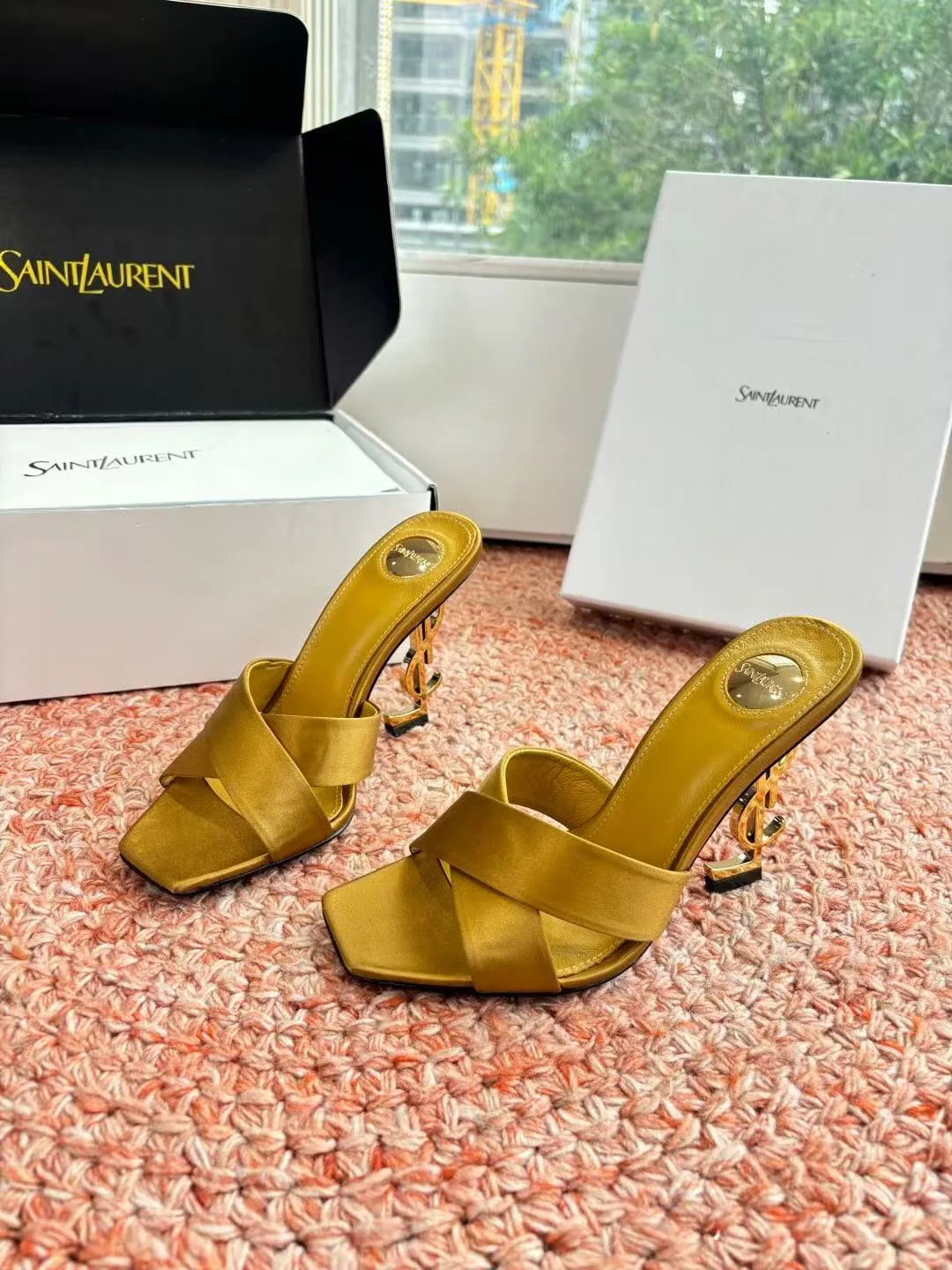 Босоножки Женские Saint Laurent 11660253
