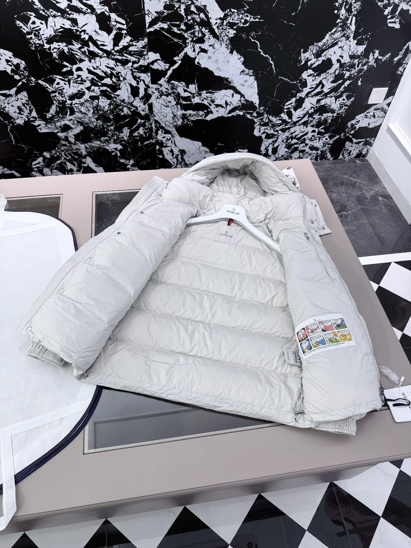 Куртки И Пуховики Женские Moncler 20097070