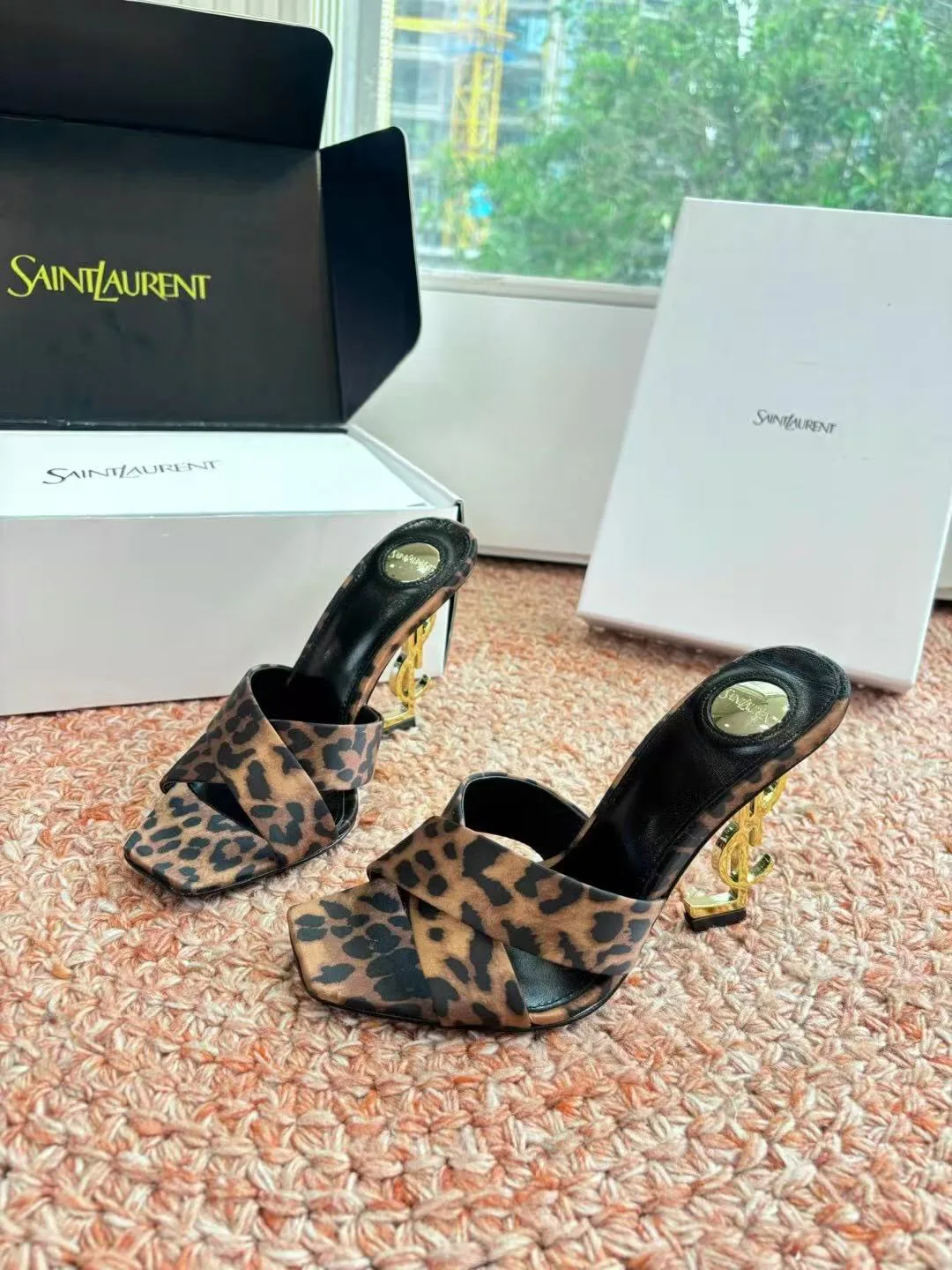 Босоножки Женские Saint Laurent 11660249