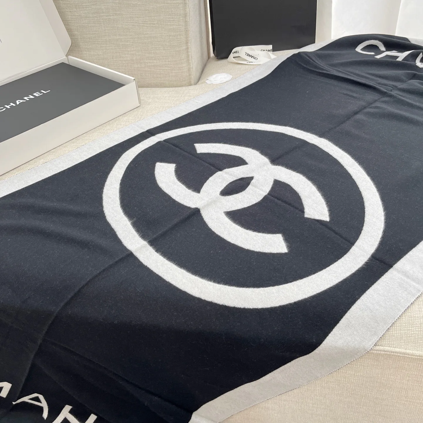 Шарфы Chanel 117416