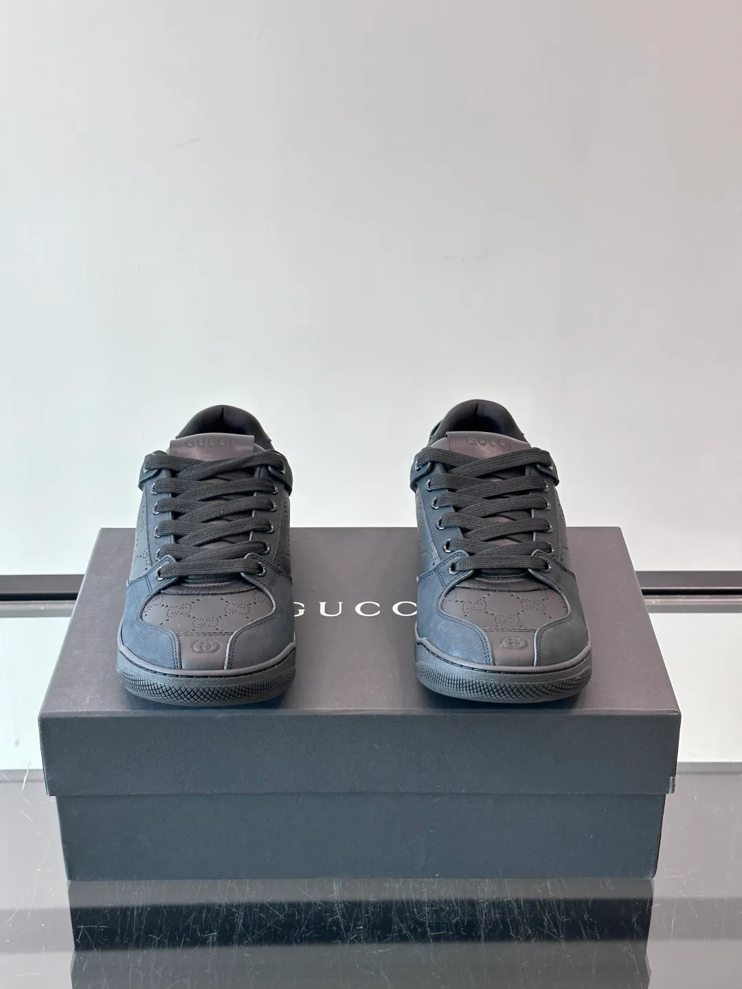 Кроссовки Женские Gucci 18449398