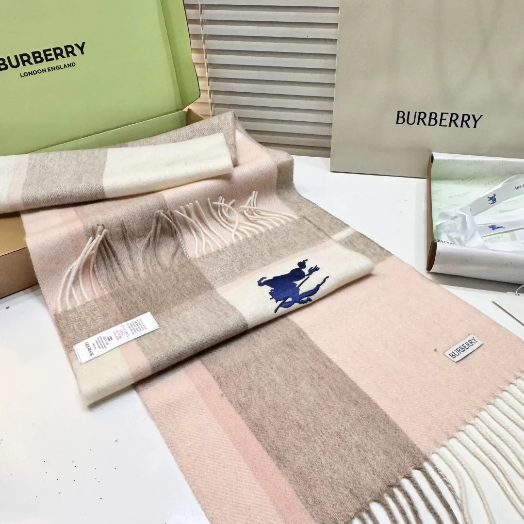 Шарфы Burberry 588313