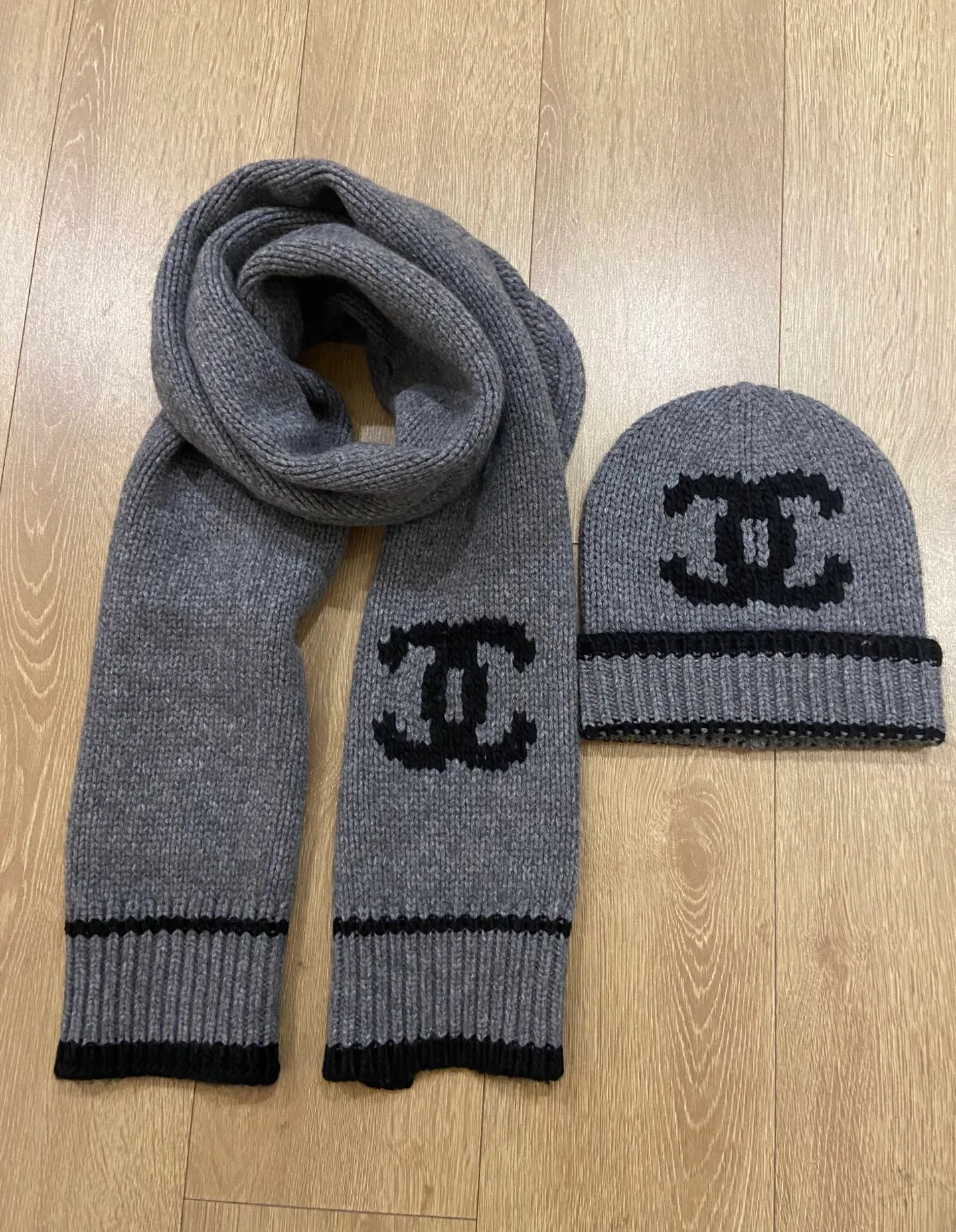 Шарфы Chanel 18088242