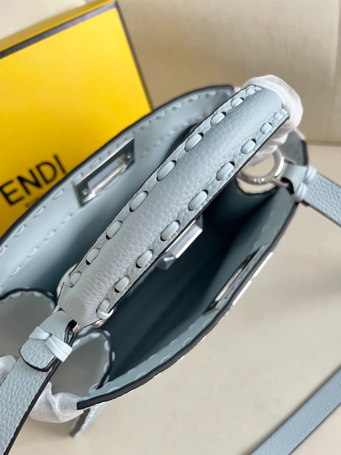 Классические Сумки Женские Fendi 11671435