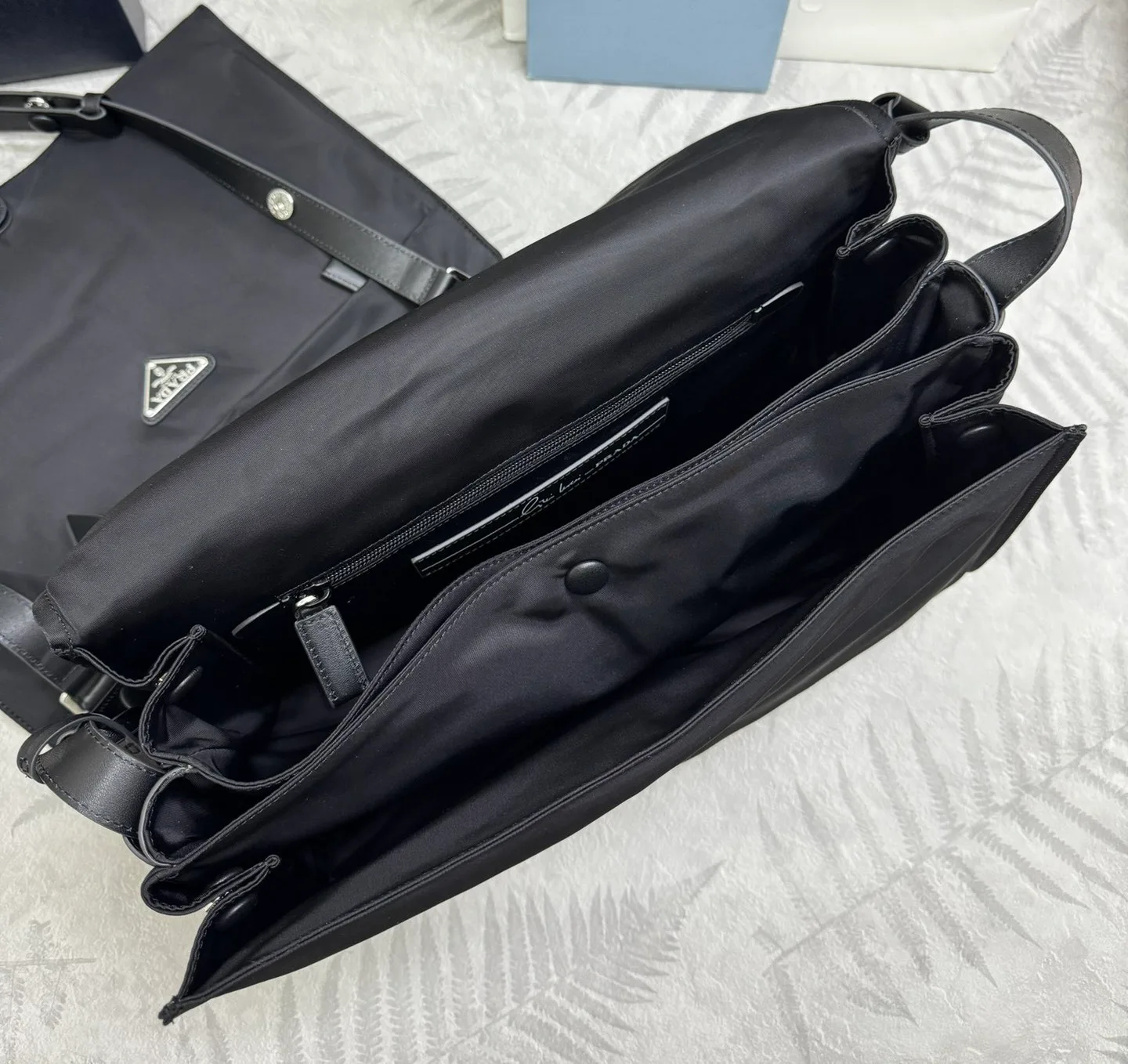 Сумки На Ремне Женские Prada 11682097