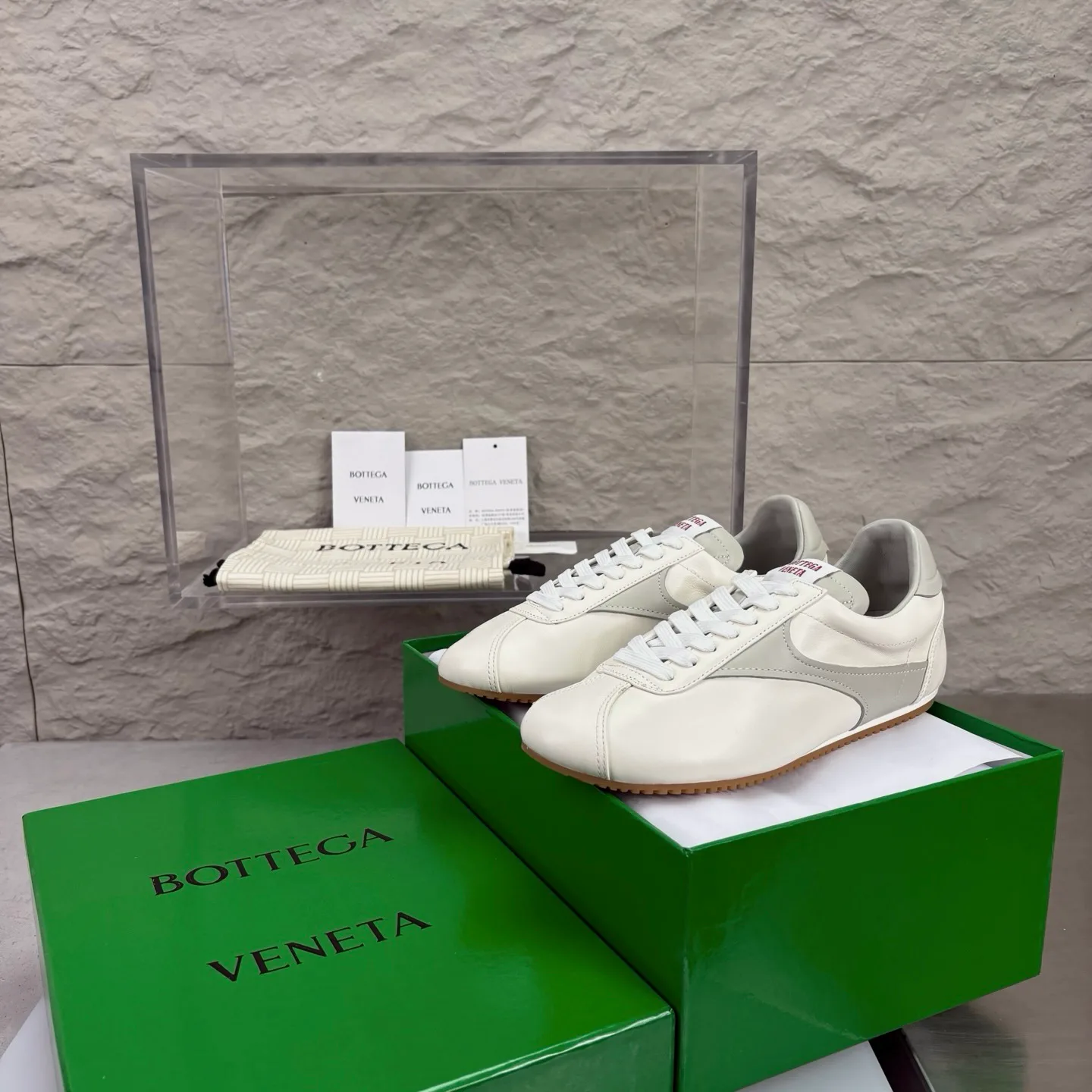 Кроссовки Женские Bottega Veneta 18351658