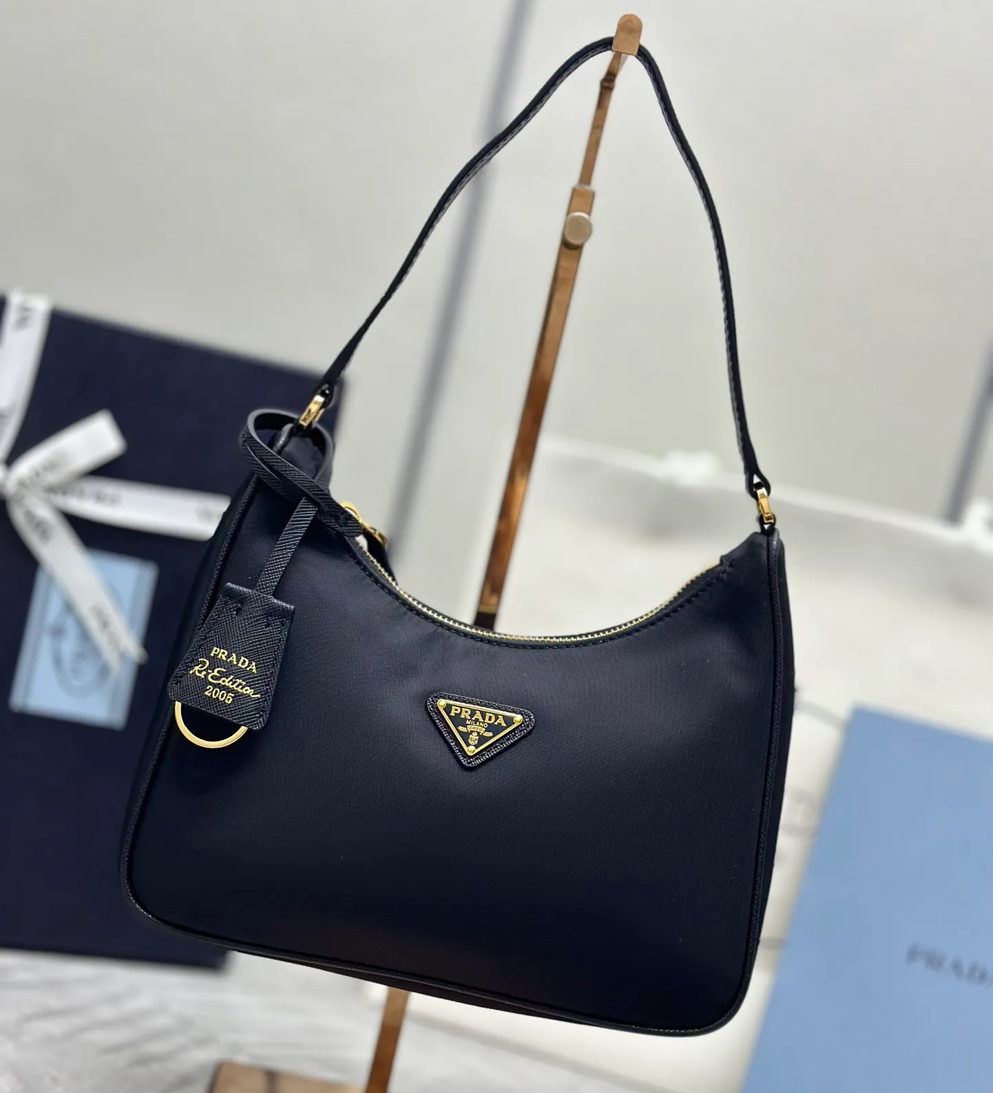 Сумки На Ремне Женские Prada 11682035