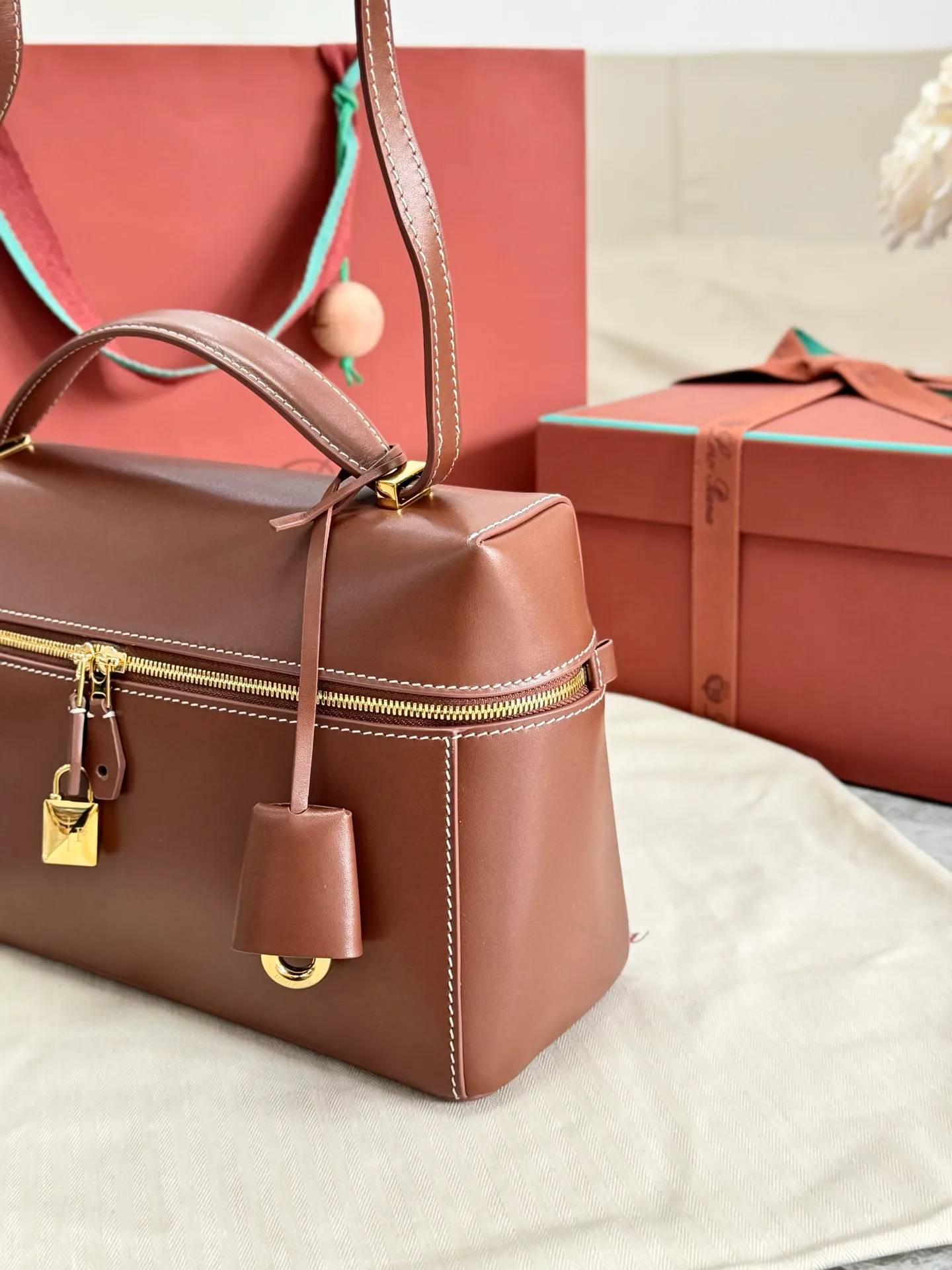 Классические Сумки Женские Loro Piana 17565047
