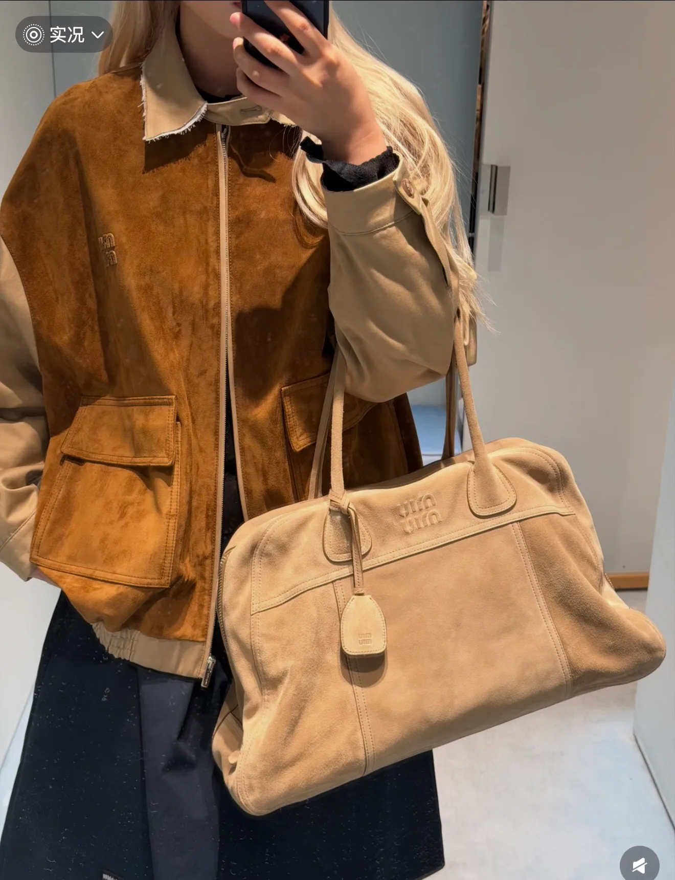 Куртки И Пуховики Женские Miu Miu 18113489