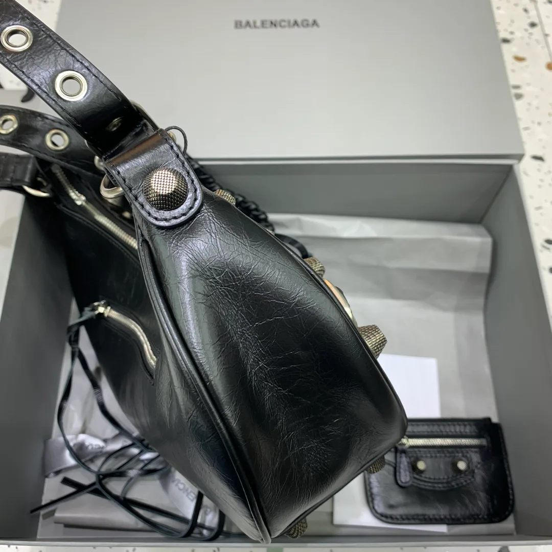 Сумки На Ремне Женские Balenciaga 12600664