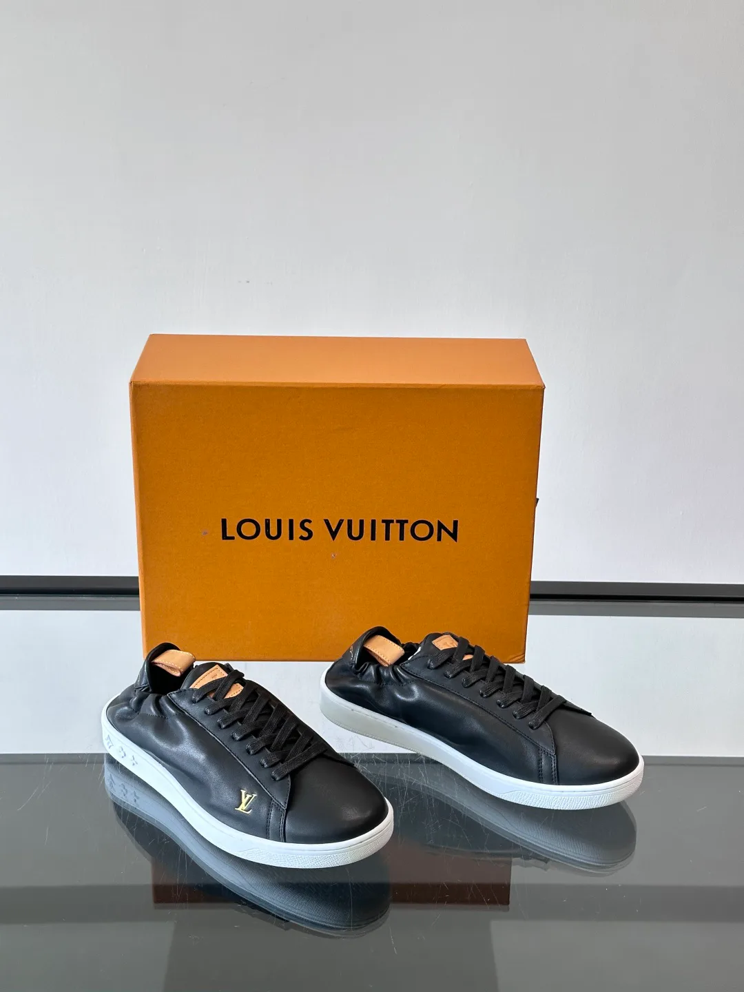 Кроссовки Мужские Louis Vuitton 18263692