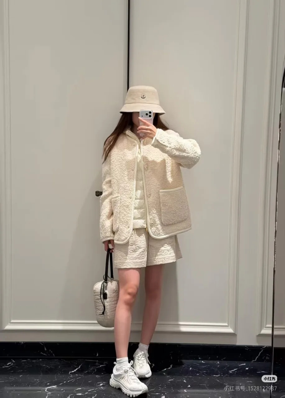 Куртки И Пуховики Женские Moncler 19513430