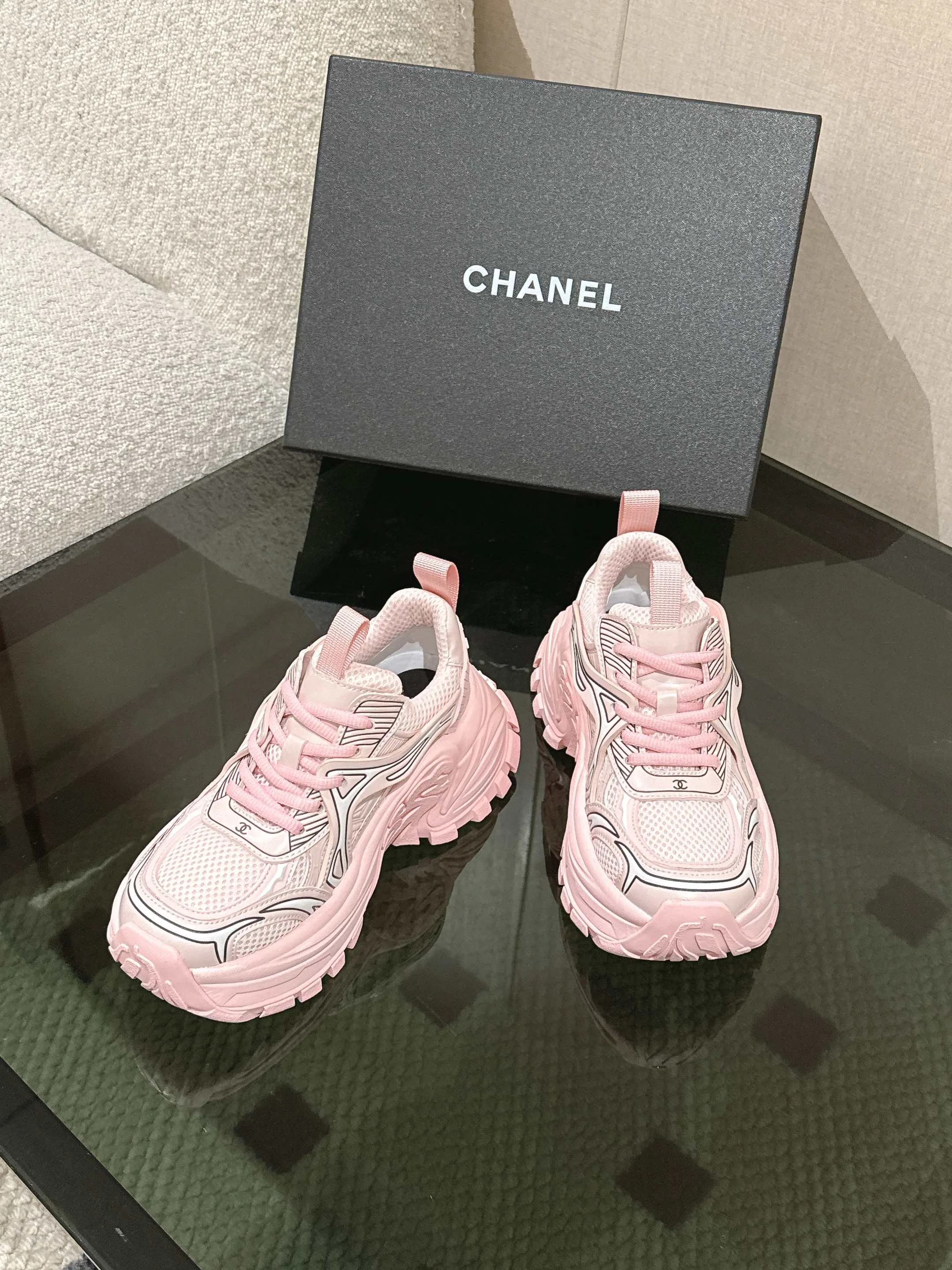 Кроссовки Женские Chanel 11678198