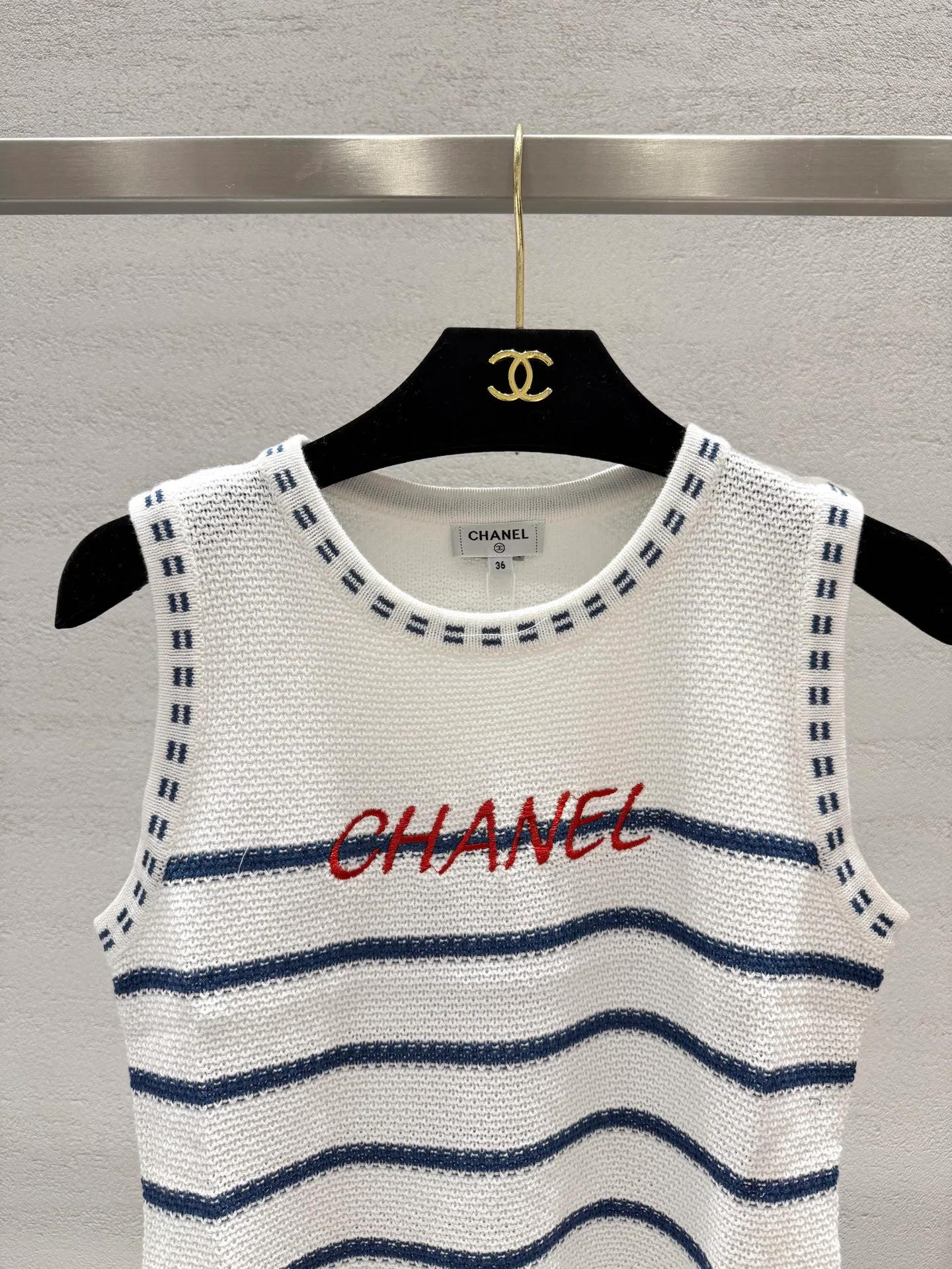 Жилеты Женские Chanel 17450599