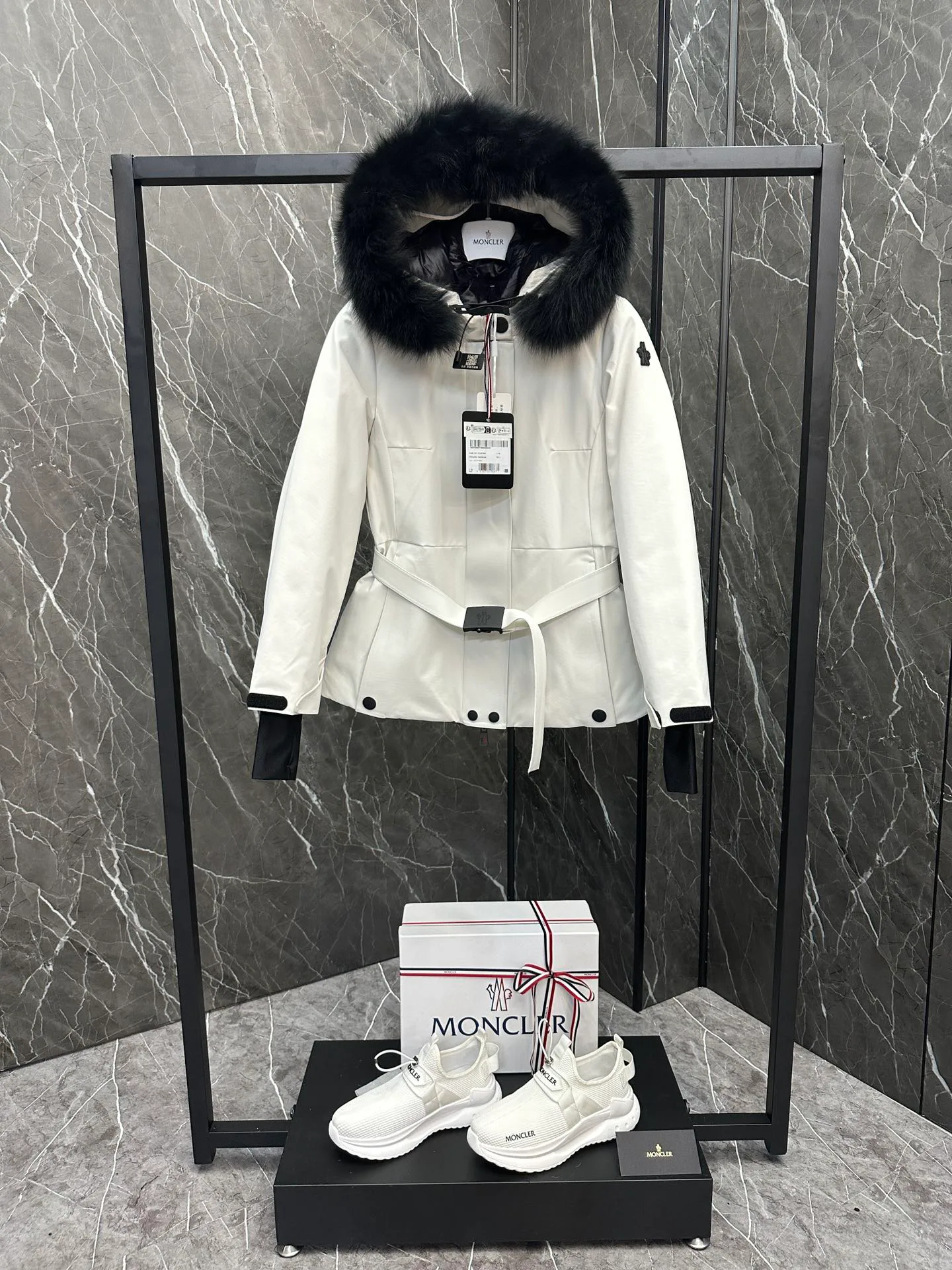 Куртки И Пуховики Женские Moncler 18600094