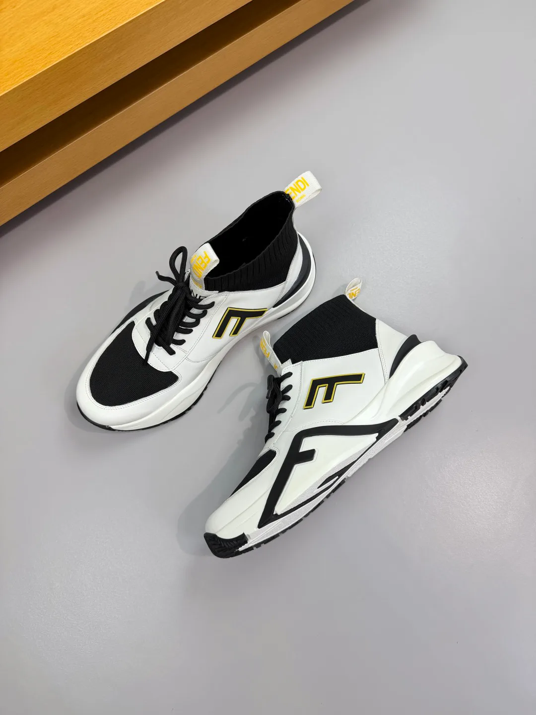 Кроссовки Мужские Fendi 152575