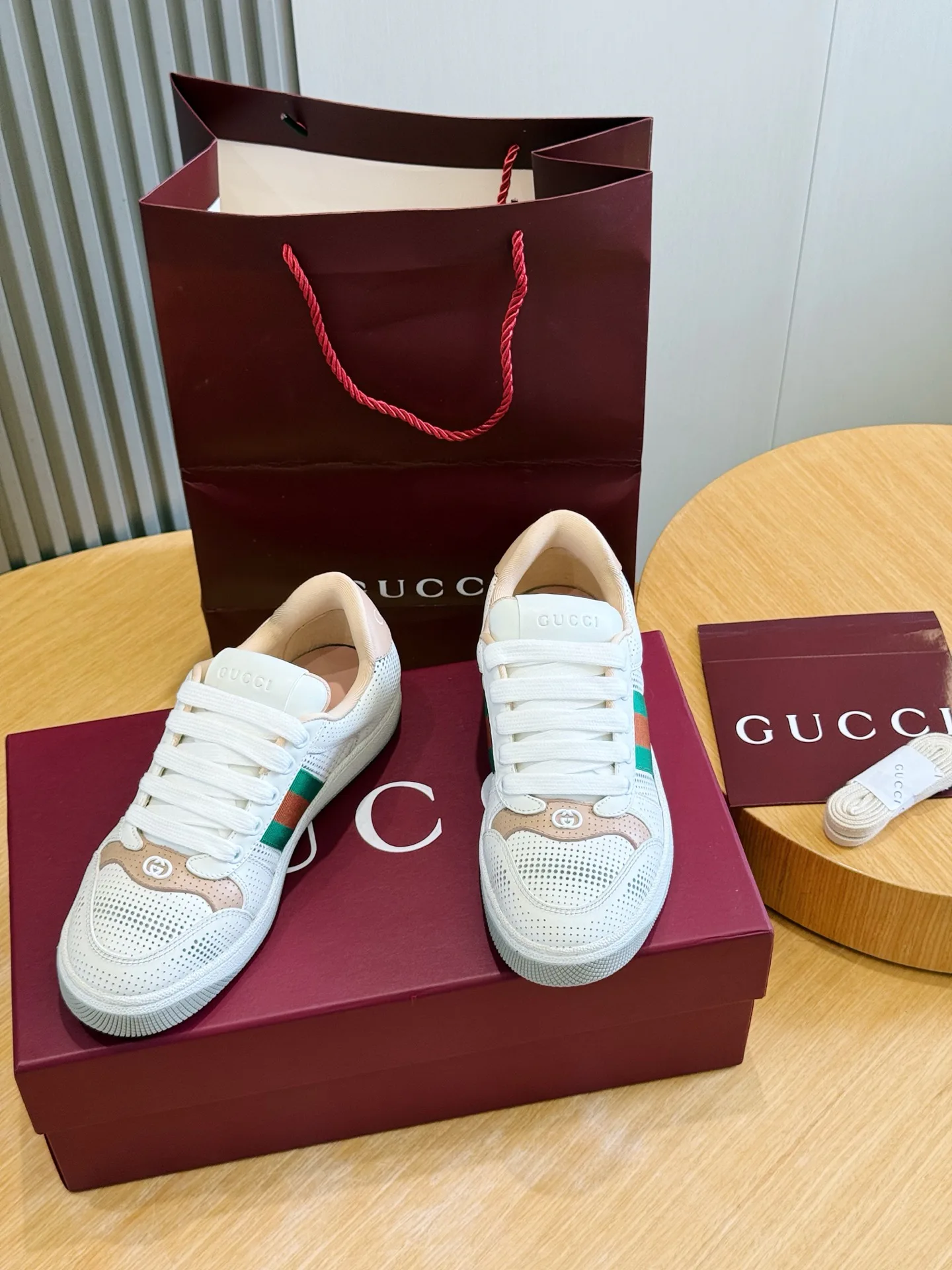 Кроссовки Женские Gucci 19678360