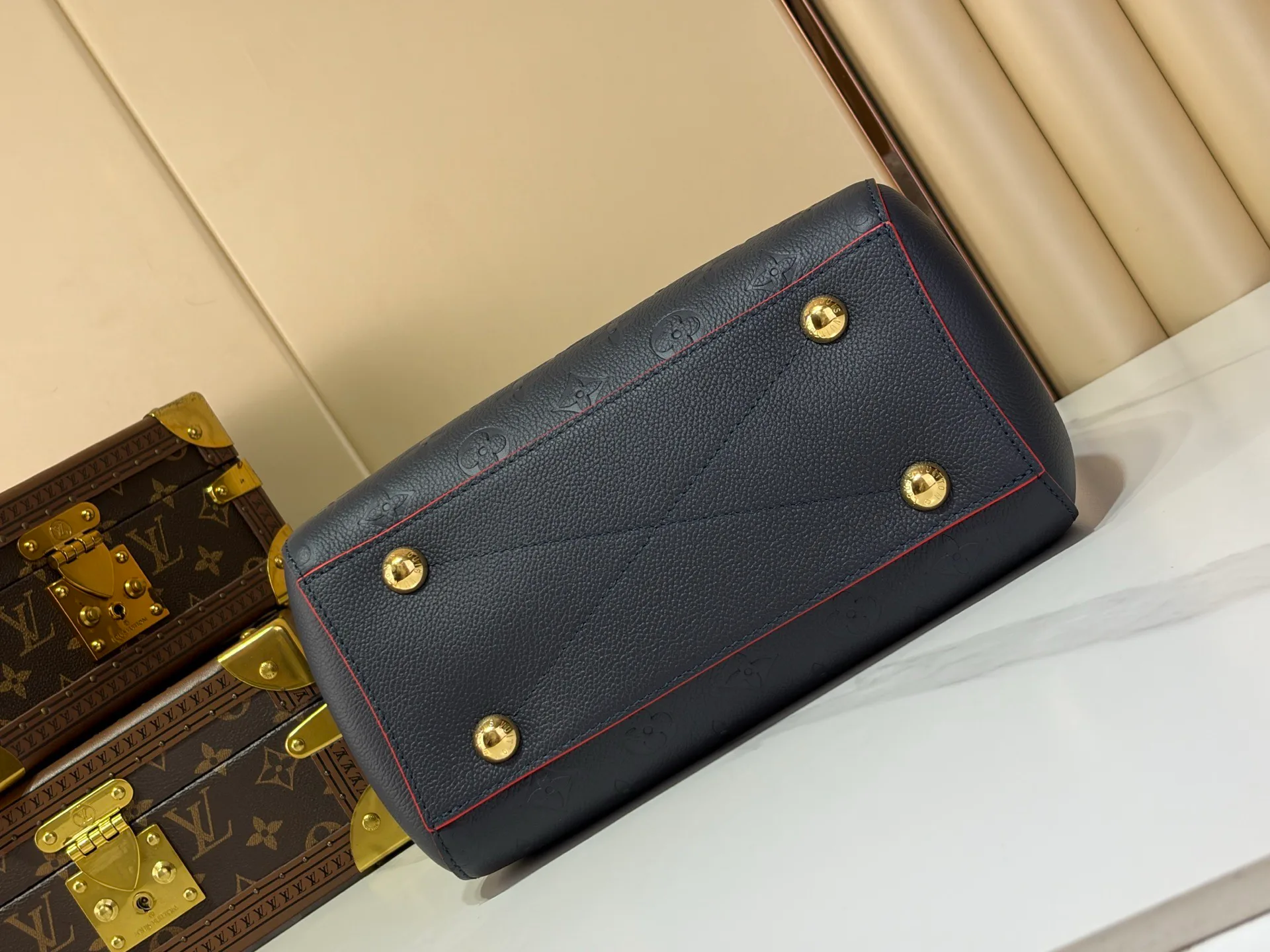 Классические Сумки Женские Louis Vuitton 18240327