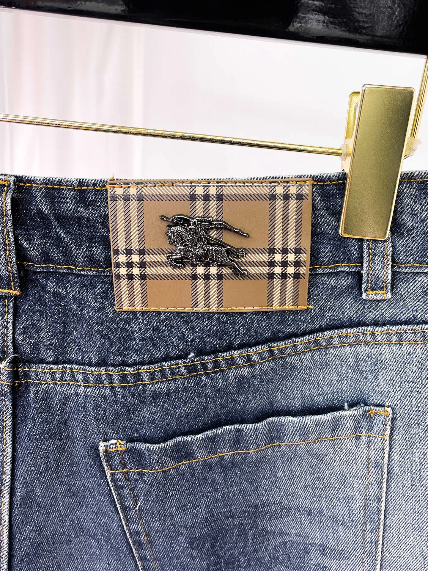 Джинсы Мужские Burberry 18499659