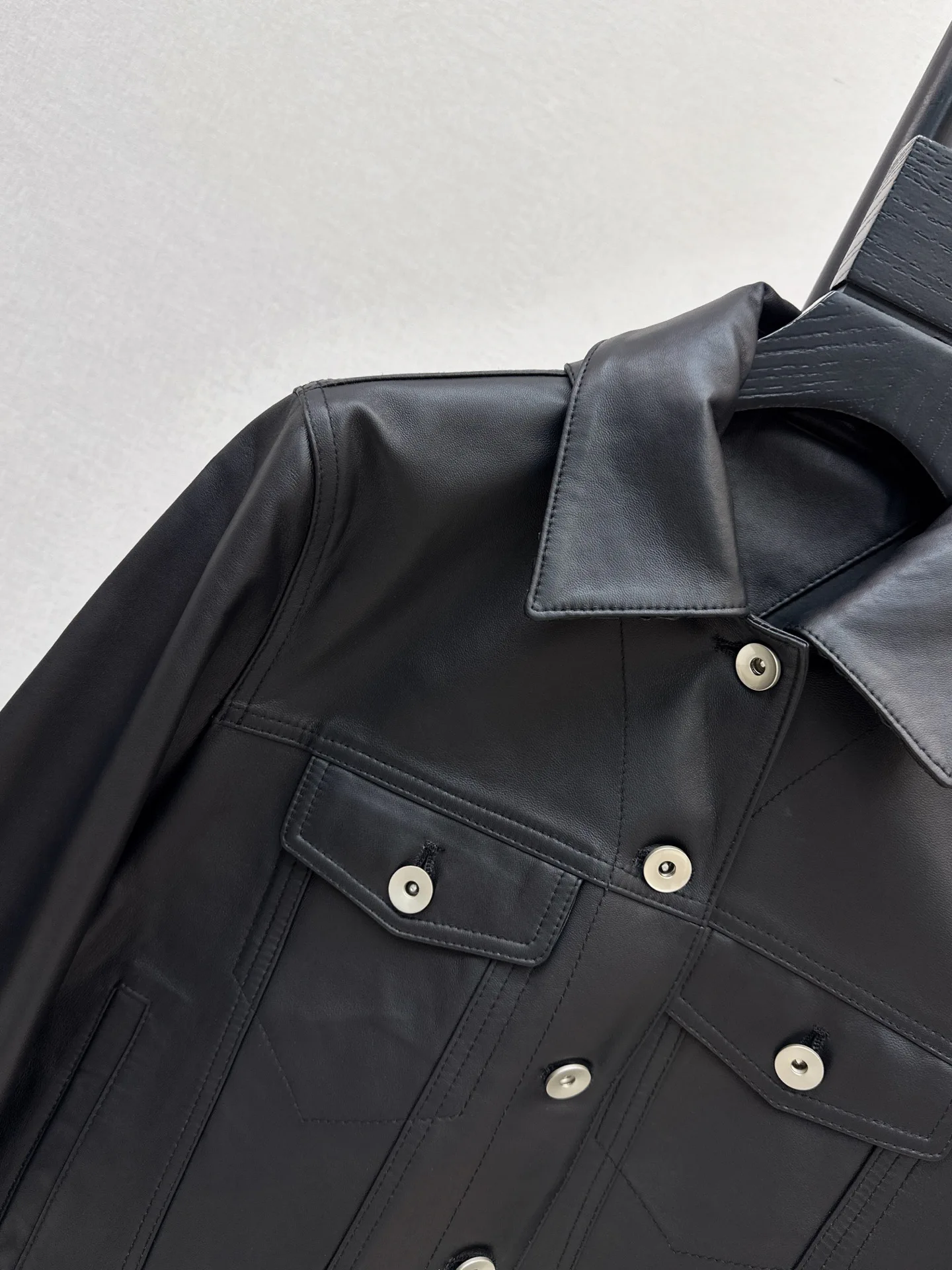Кожаные Куртки И Дублёнки Женские Bottega Veneta 18173027