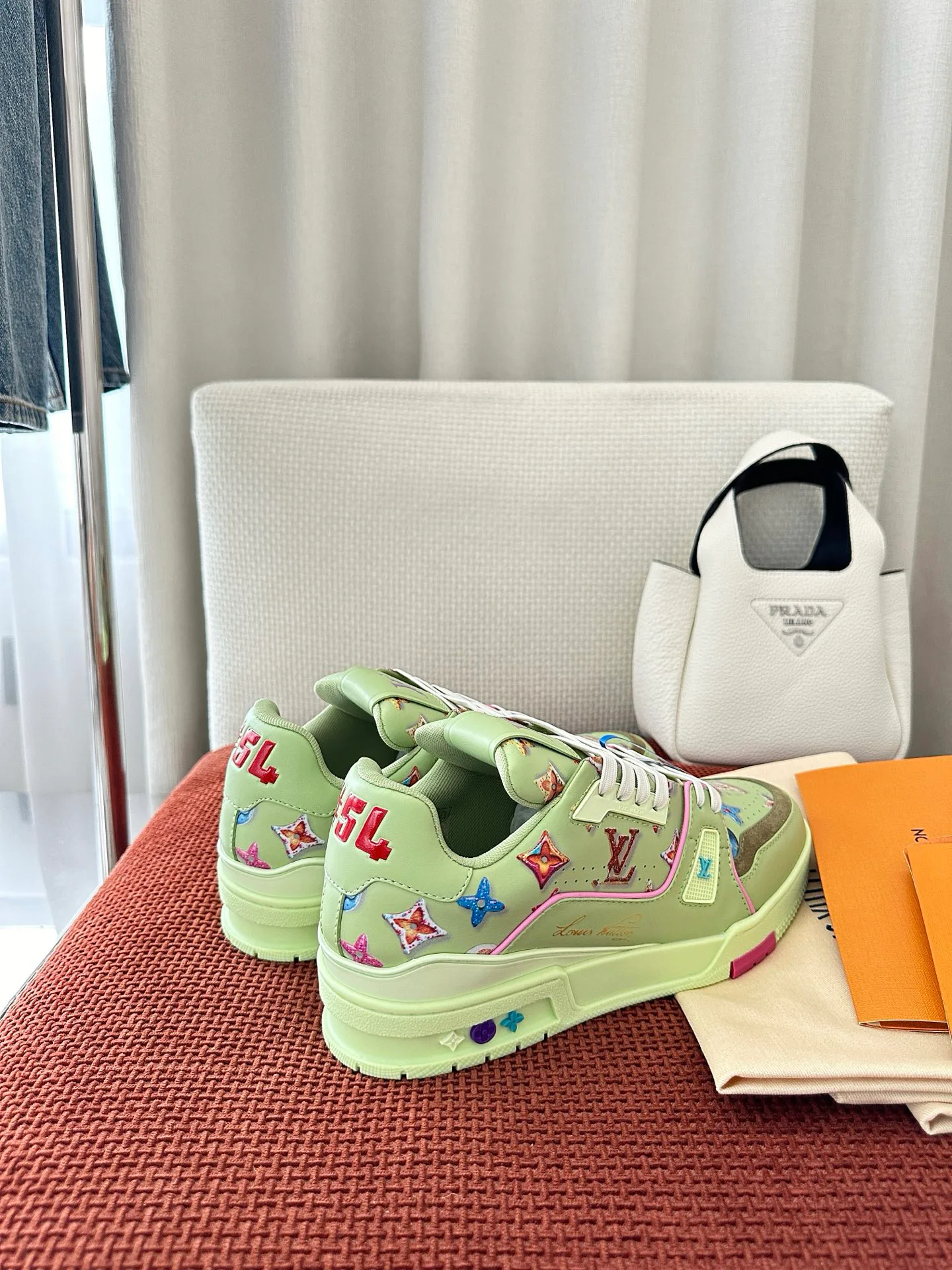 Кроссовки Женские Louis Vuitton 17449358