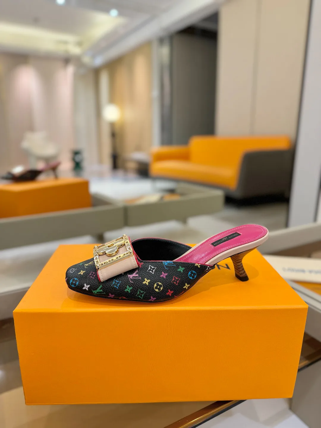 Сандалии Женские Louis Vuitton 9623470