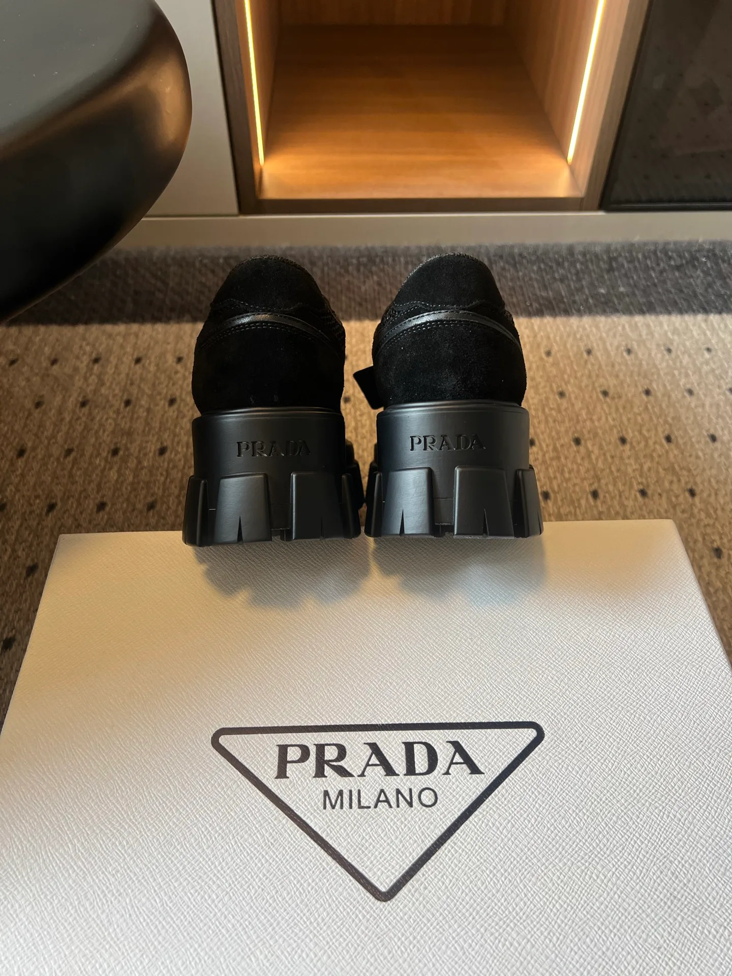 Кроссовки Женские Prada 17961573