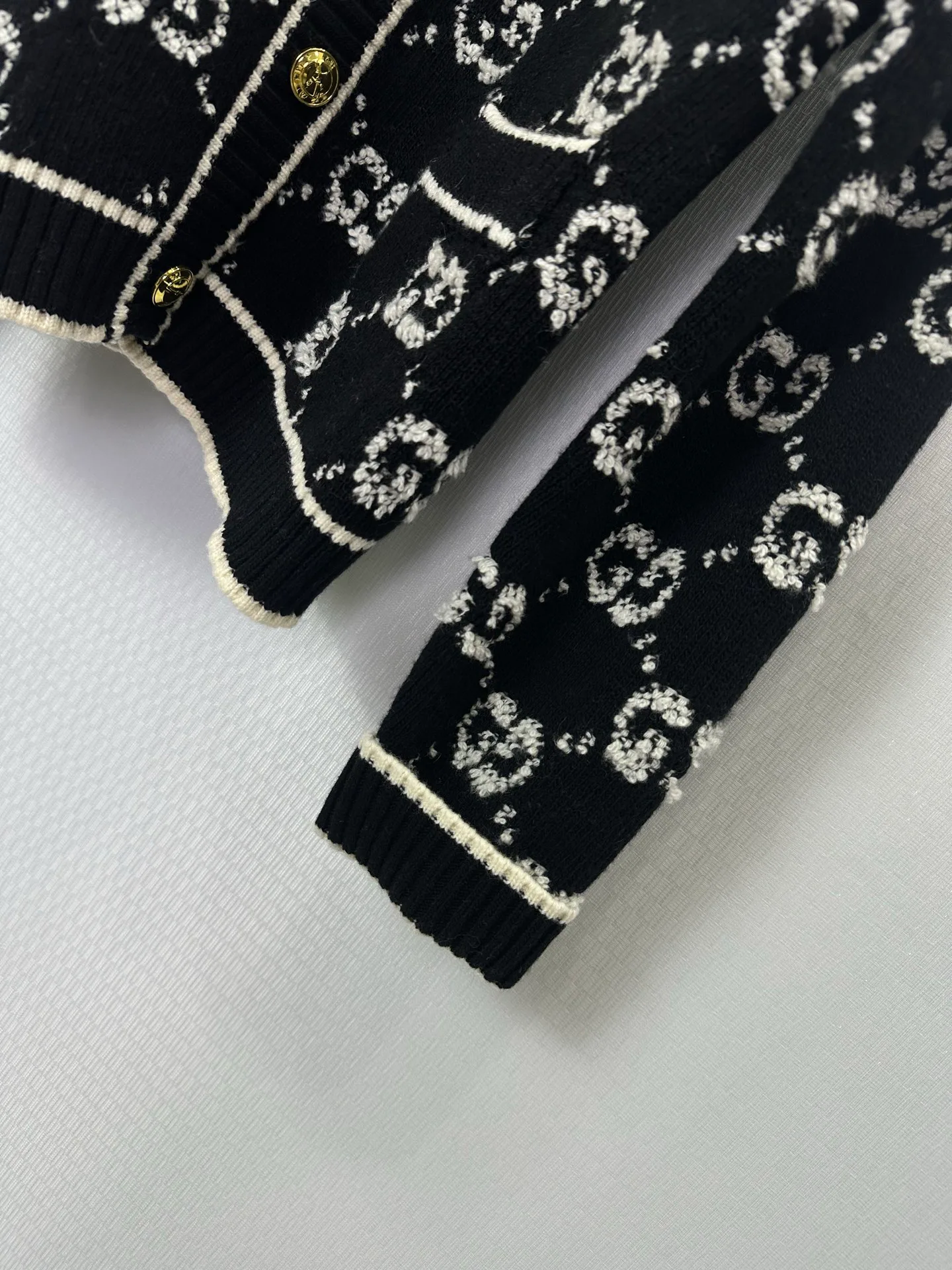 Джемперы И Свитеры Женские Gucci 19482591