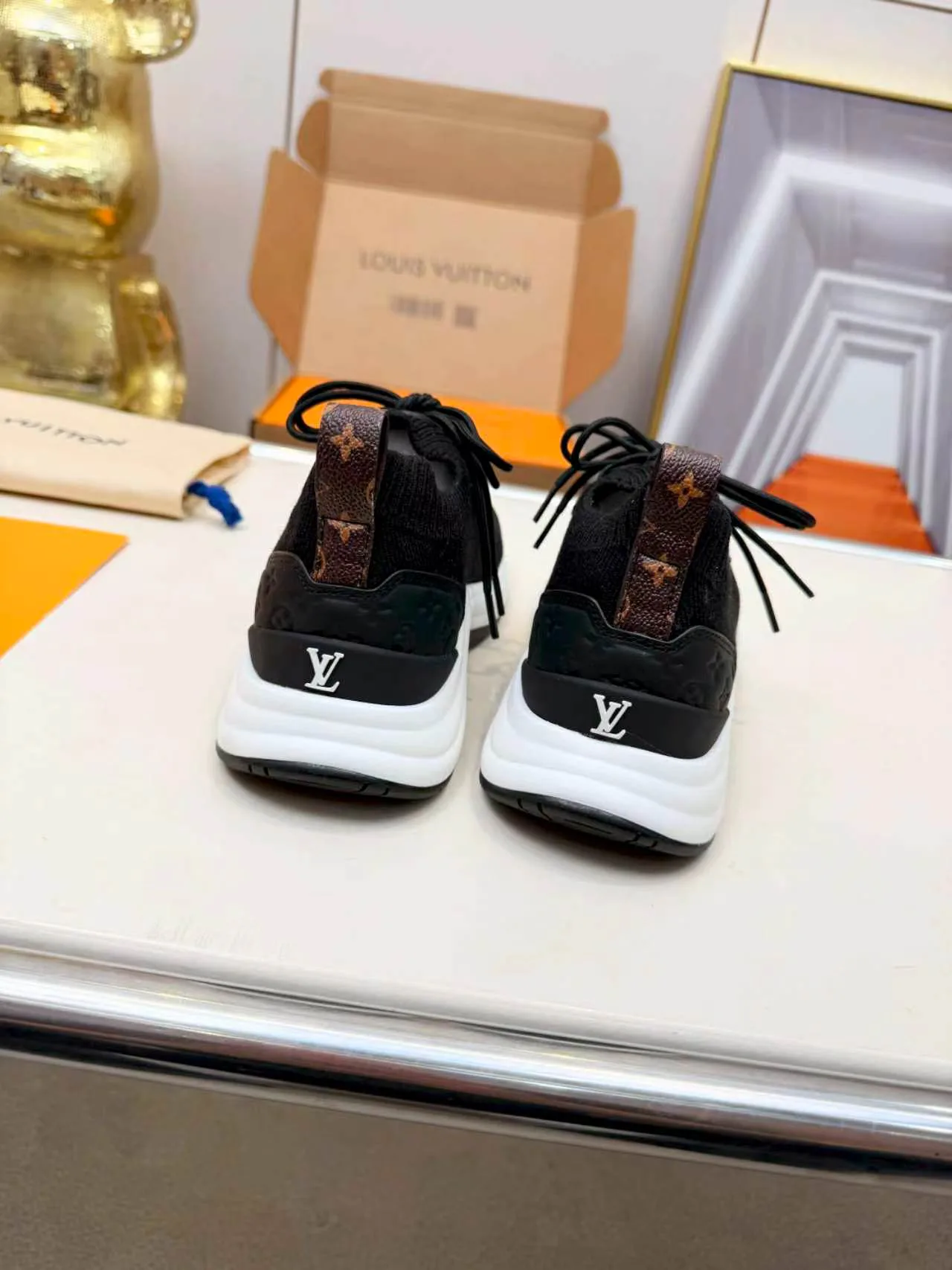 Кроссовки Женские Louis Vuitton 18932021