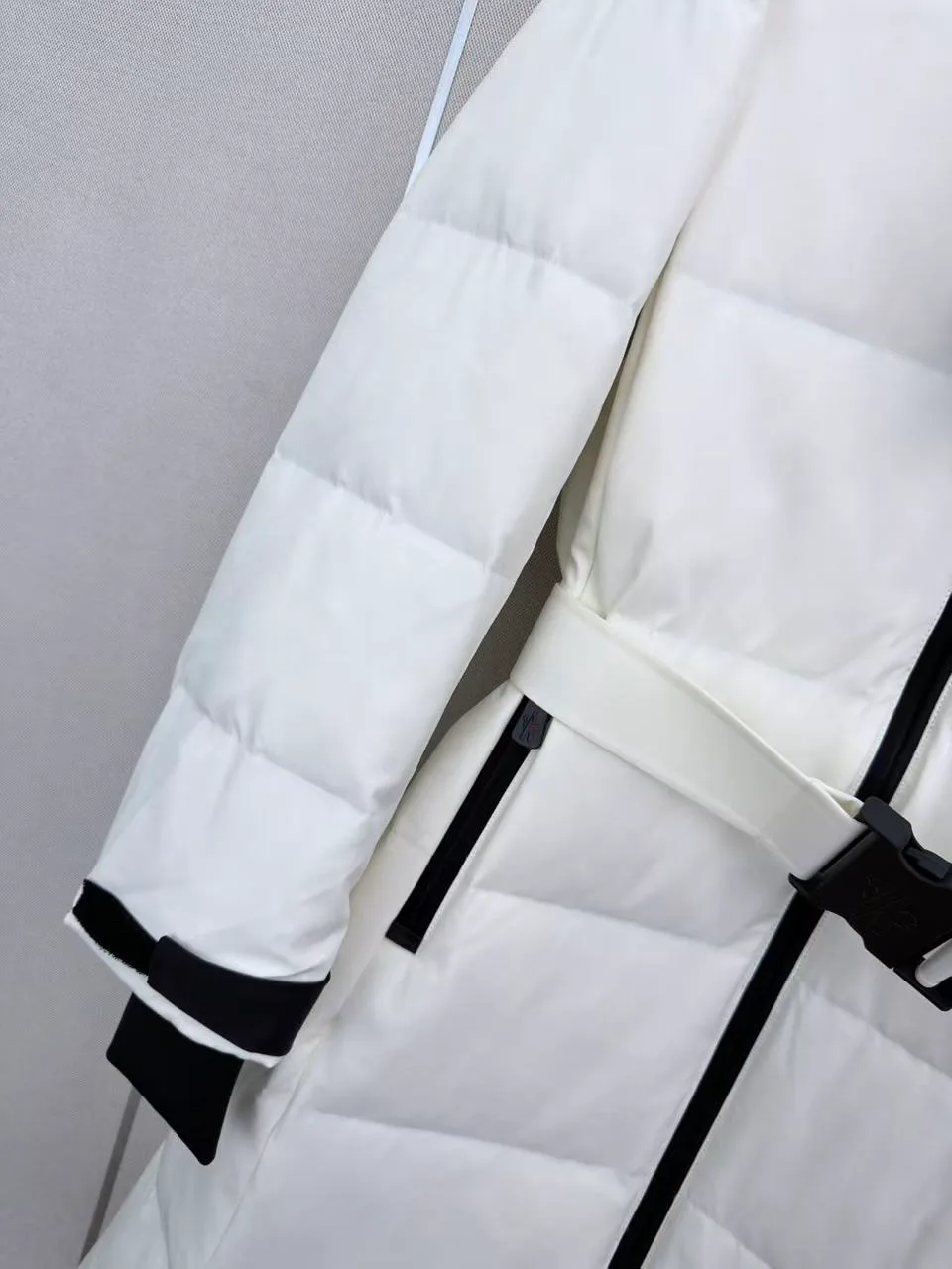 Куртки И Пуховики Женские Moncler 18402392