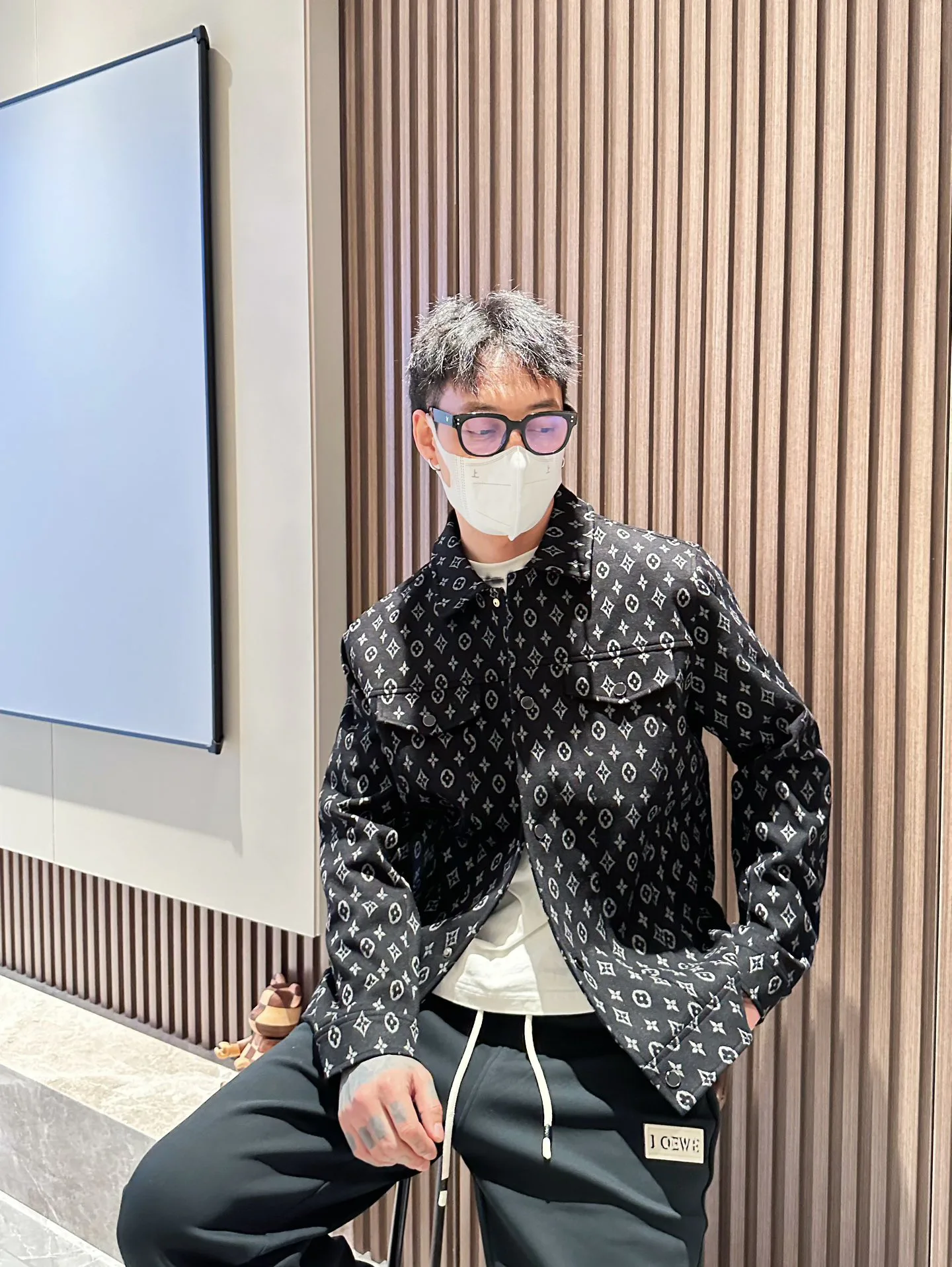 Куртки И Пуховики Мужские Louis Vuitton 18197301