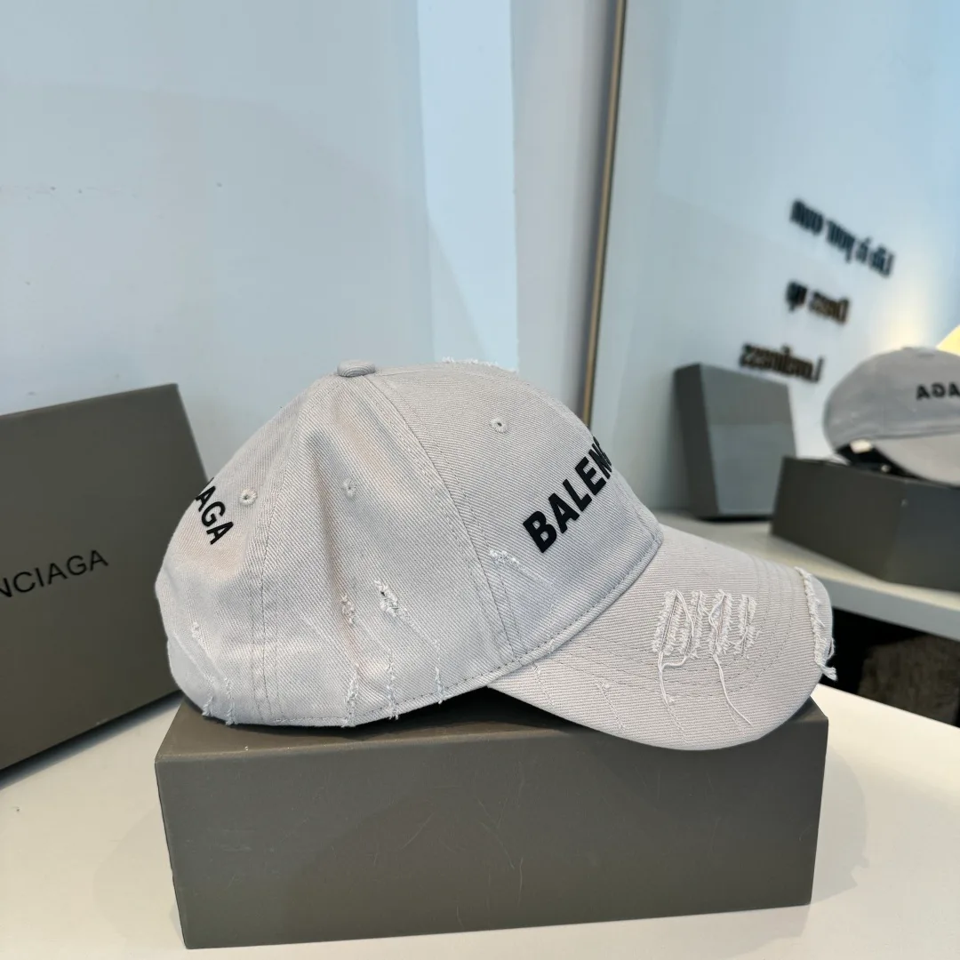 Головные Уборы Balenciaga 11633367