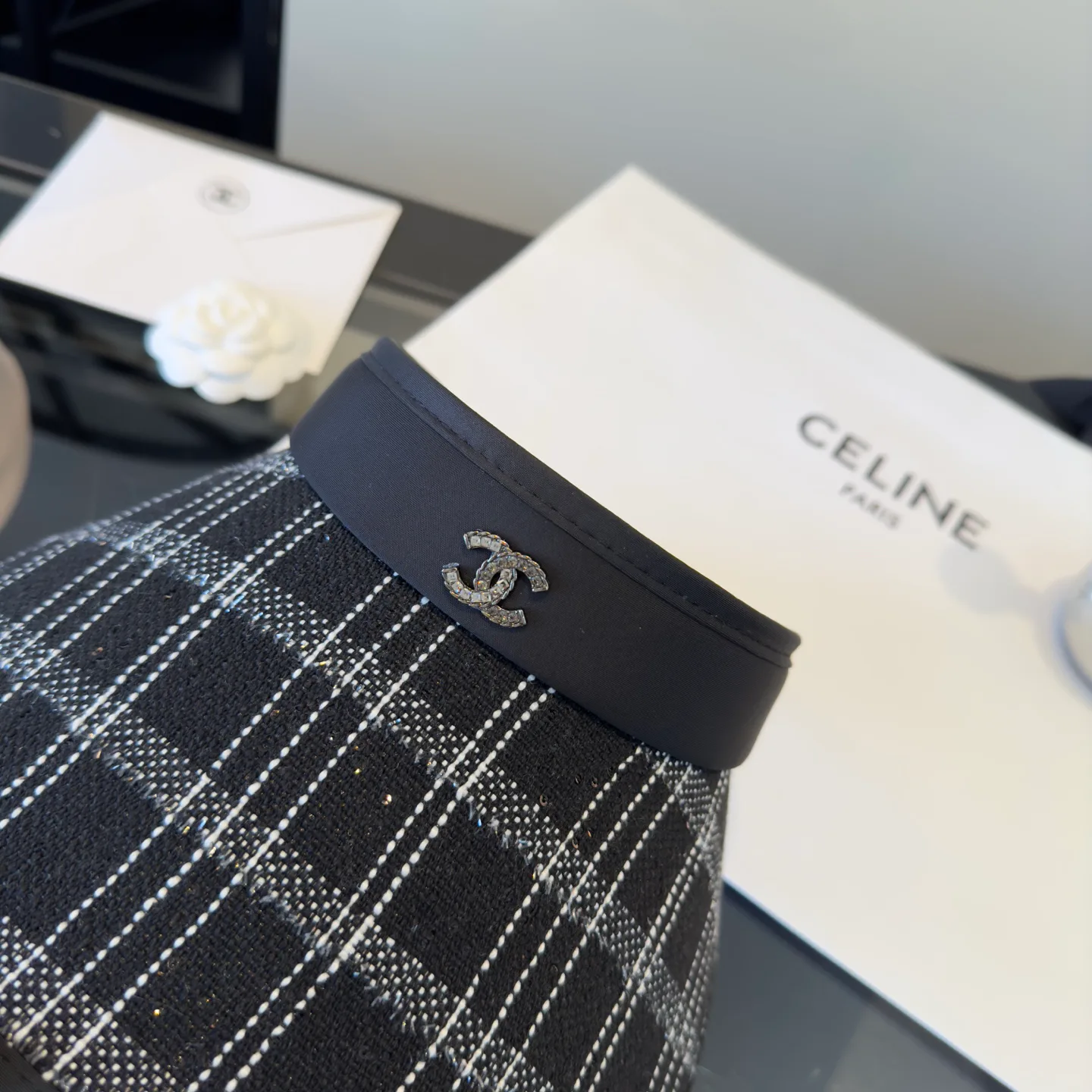 Головные Уборы Chanel 12349320