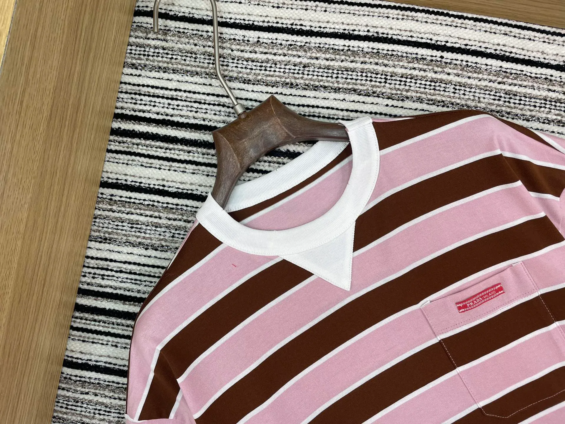 Футболки Женские Prada 2302700