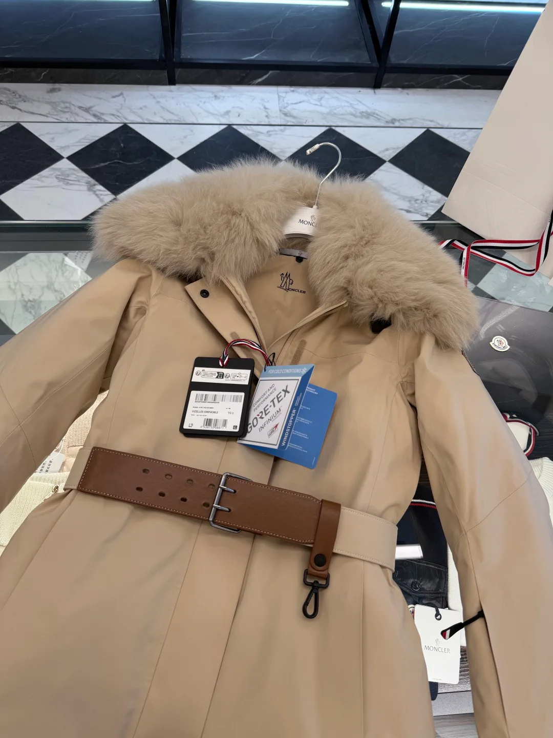 Куртки И Пуховики Женские Moncler 19336116